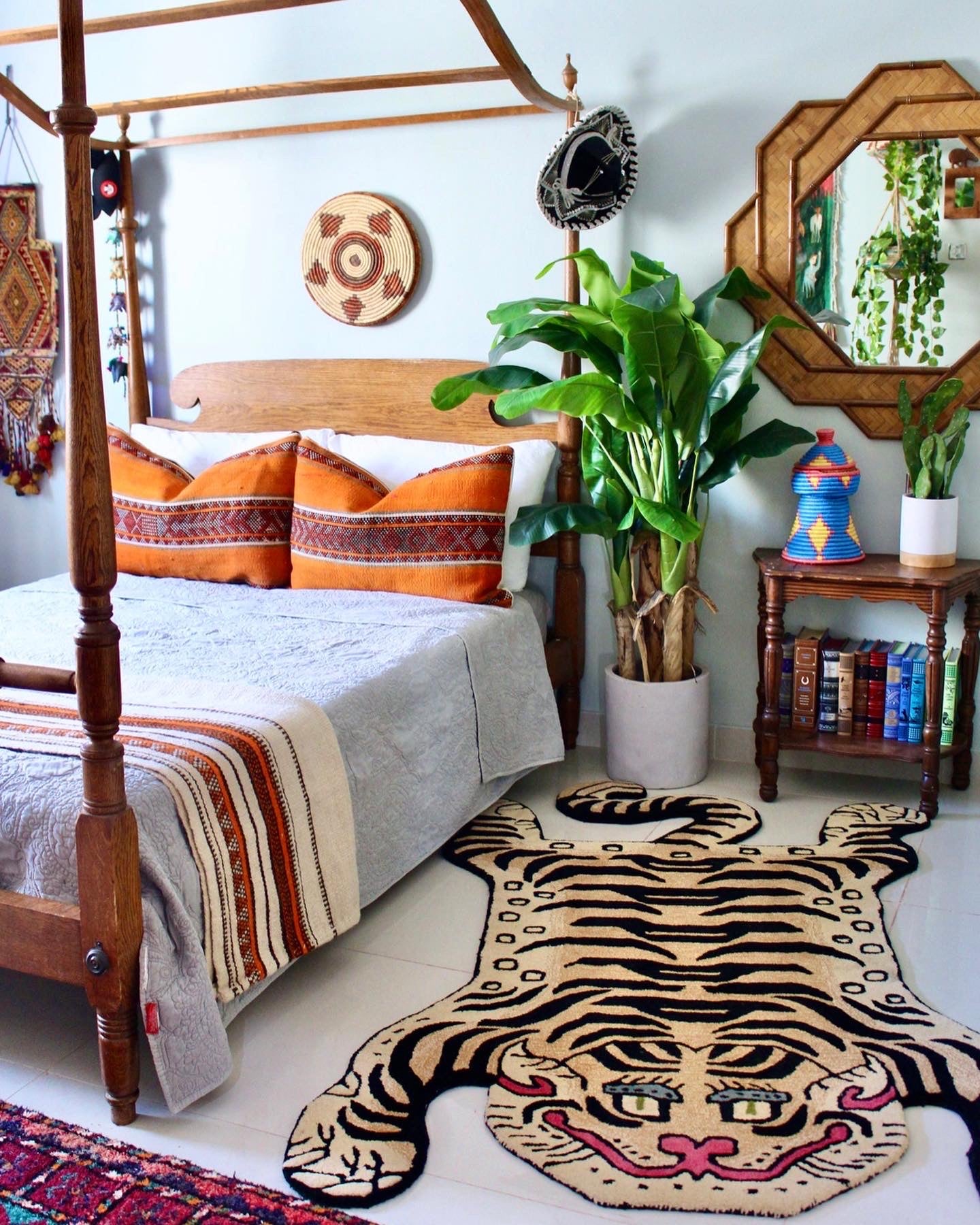 Large "Raja" Hand Tufted Tiger Rug 121x182