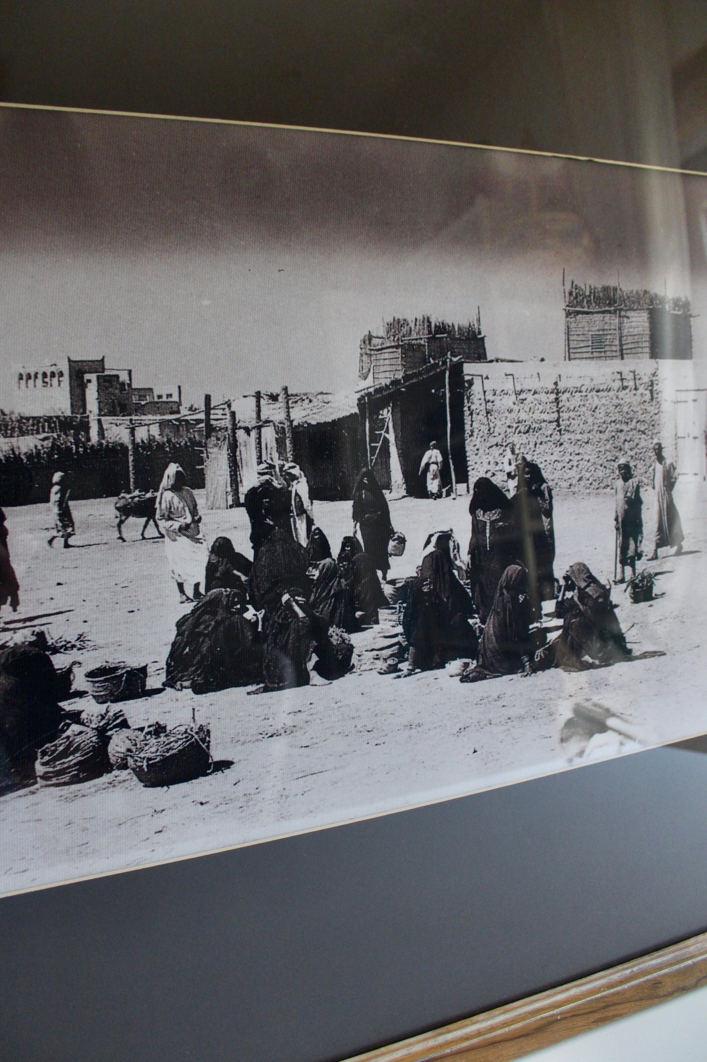 Vintage Old Kuwait Market Photograph – Al Muthanna Complex Provenance