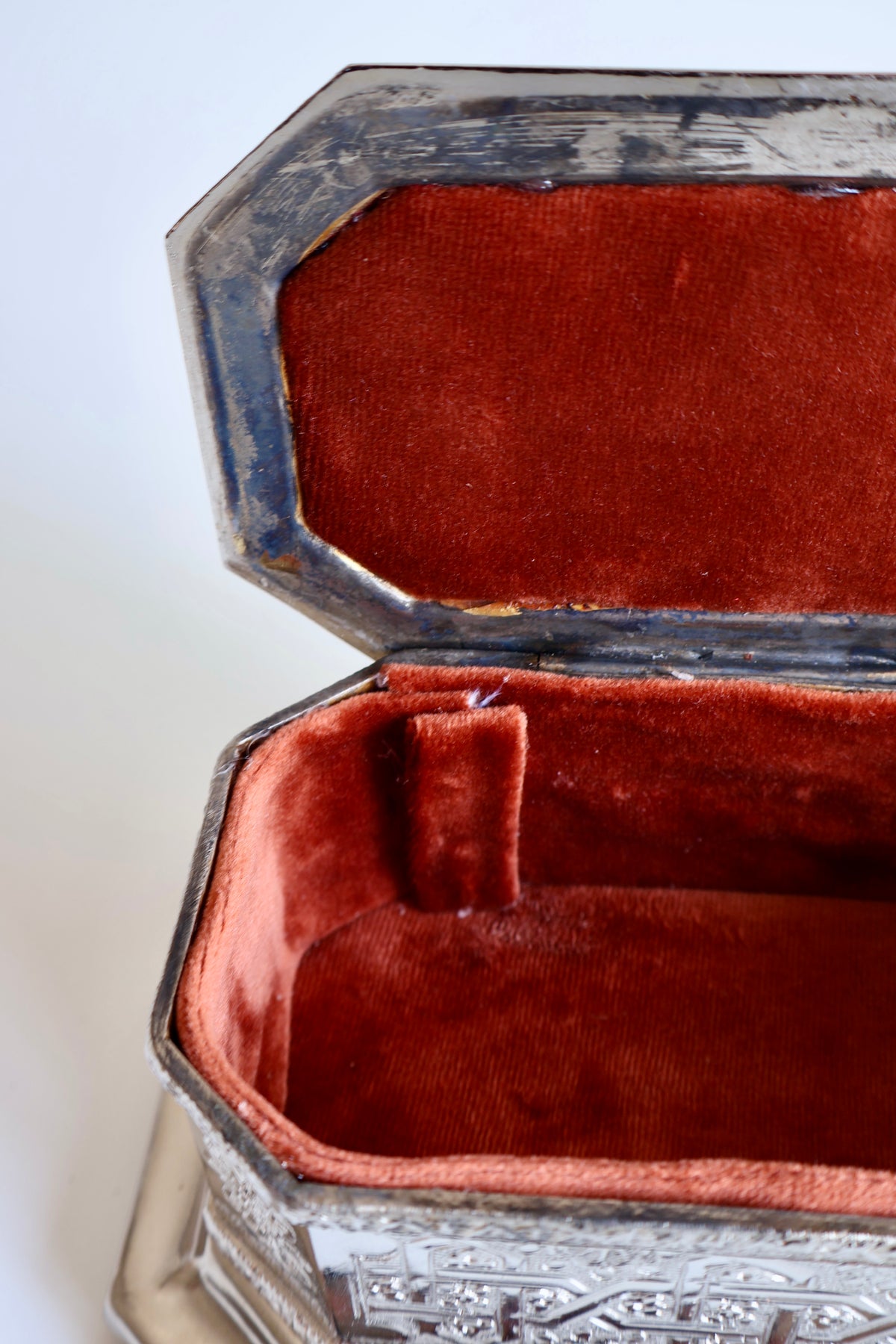 Vintage Silver-Tone Ornate Jewelry Box with Red Velvet Interior