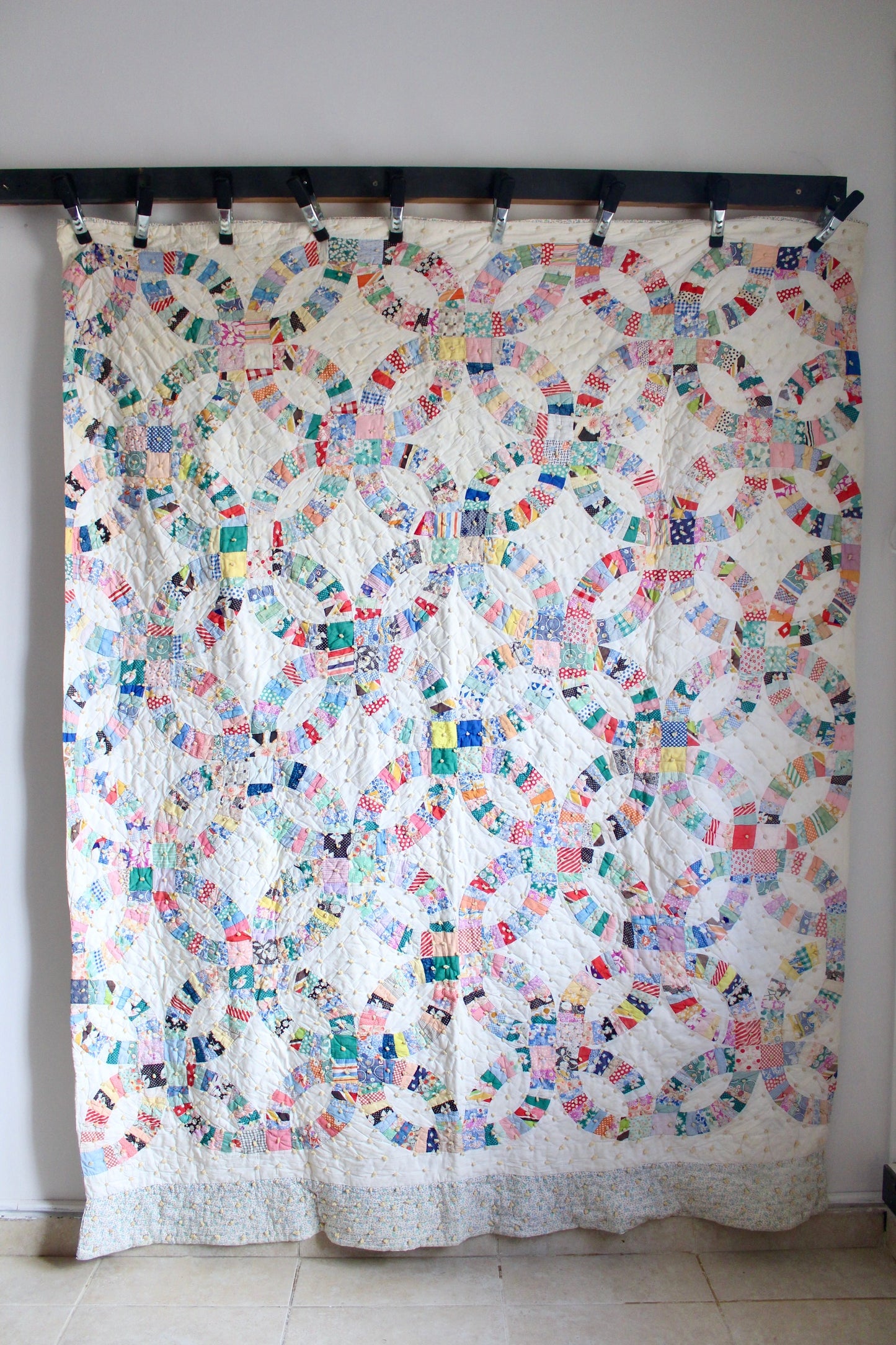 Antique 1930s Wedding Ring Pattern Handmade Quilt