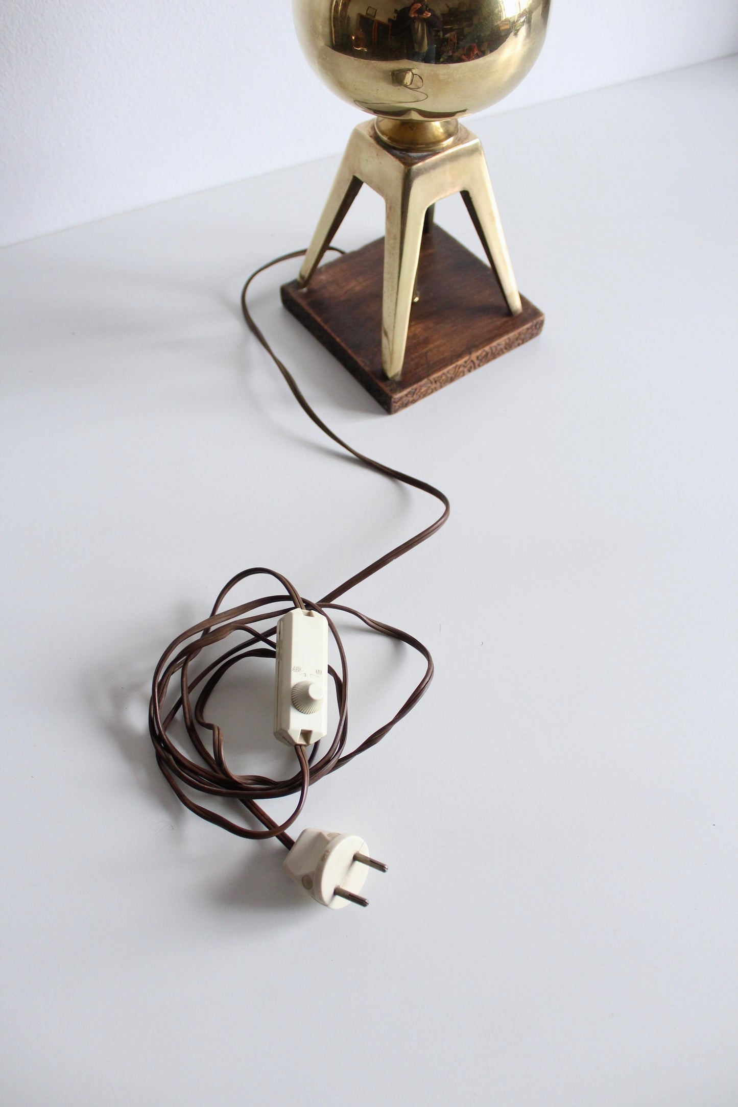 1960s Midcentury European Brass and Carved Wood Table Lamp