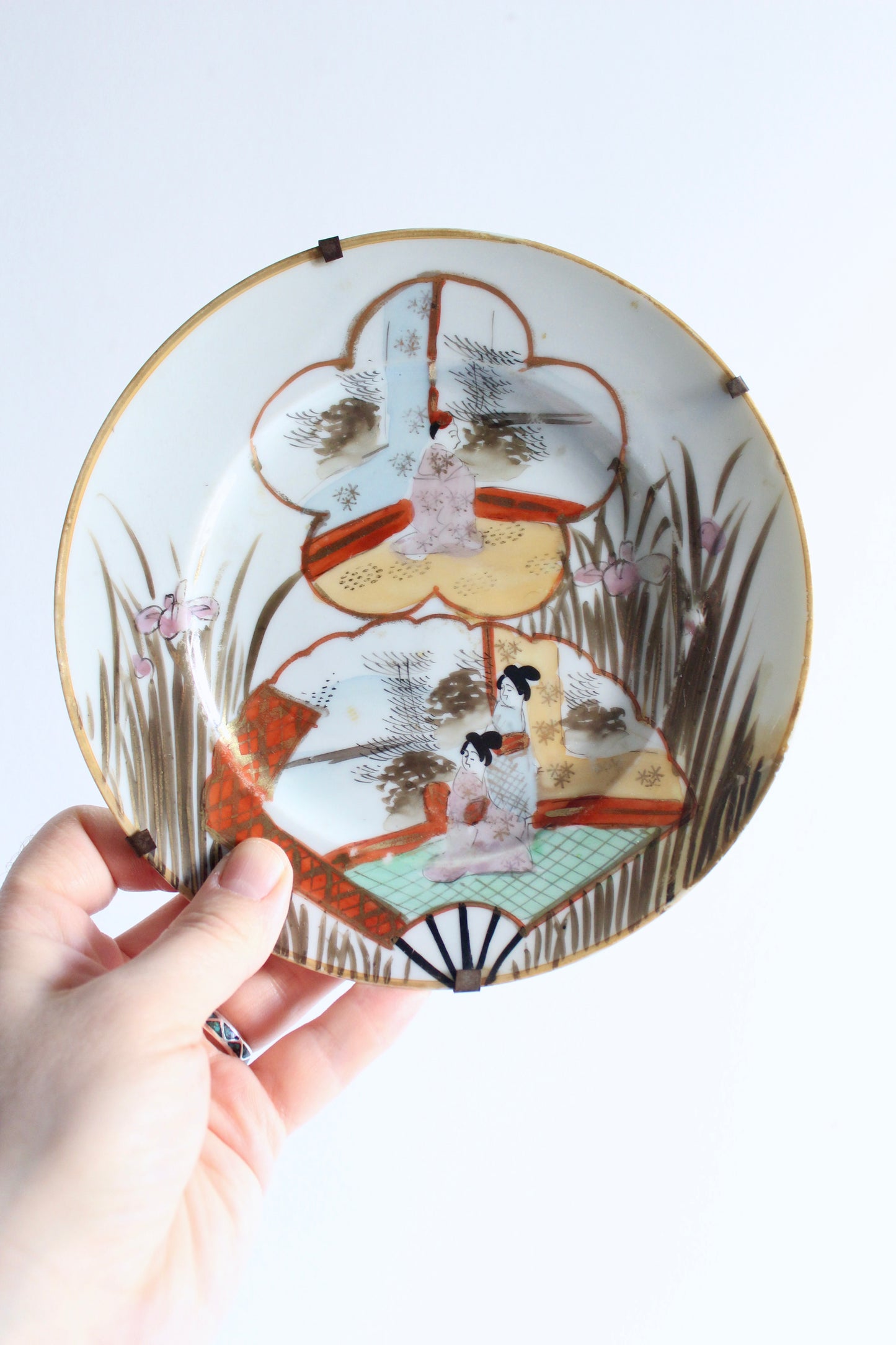 Late Meiji Period Japanese Porcelain Wall Plate with Custom Hanger