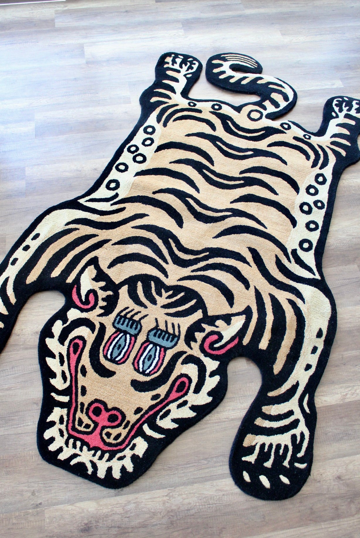 XL "Raj" Hand Tufted Tiger Rug 152x274