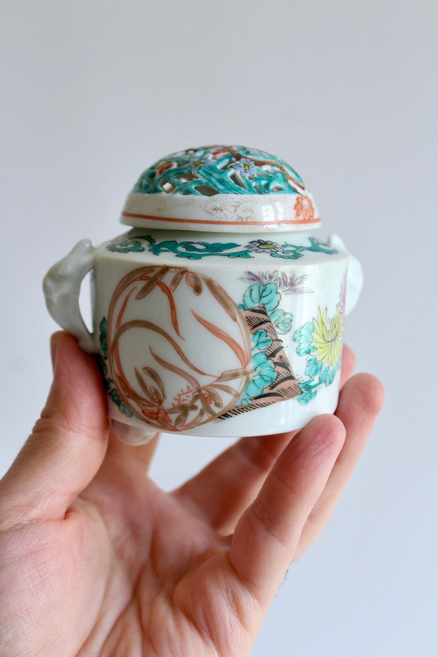 Chinese Famille Rose Porcelain Mubkhar