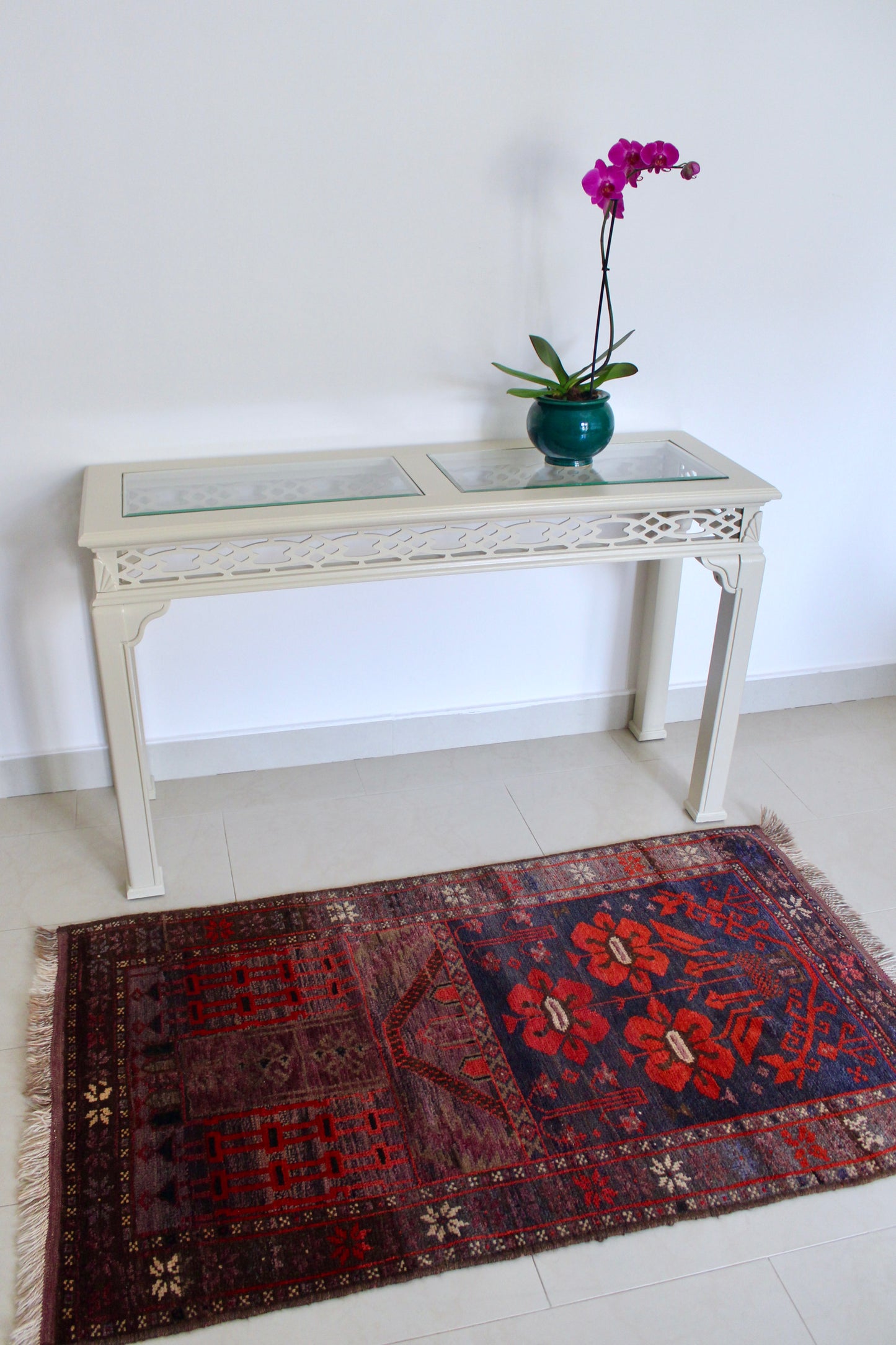 Vintage Chinese Chippendale Style Console Table in Warm Ivory Finish