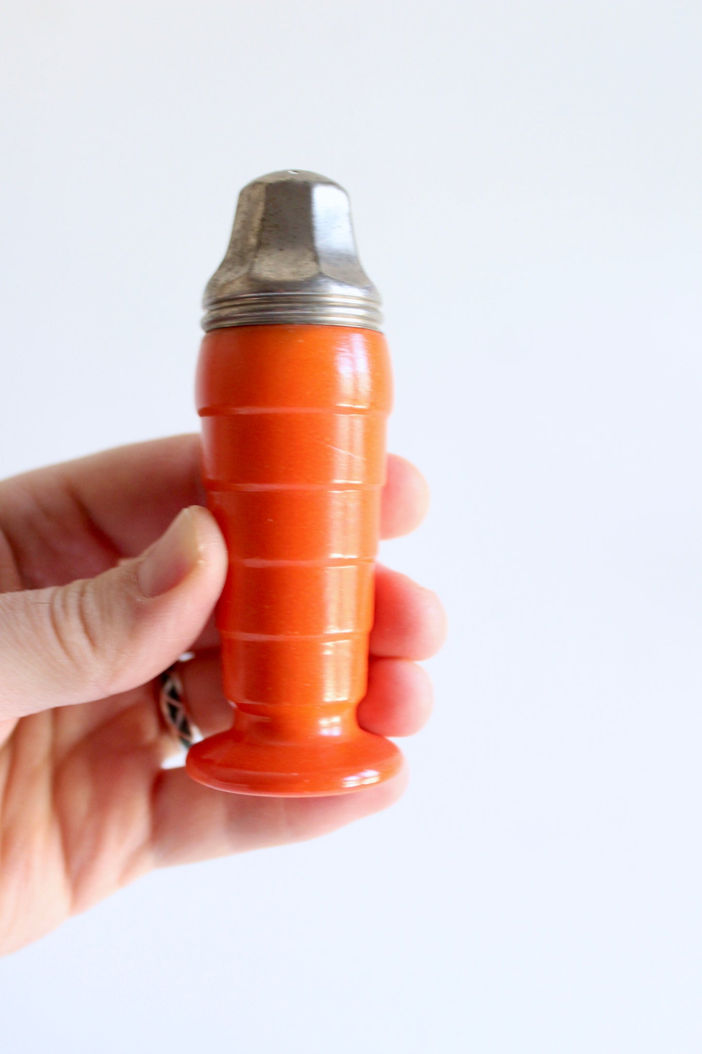 Vintage Mid-Century Orange Resin Salt & Pepper ShakersVintage Mid-Century Orange Resin Salt & Pepper Shakers