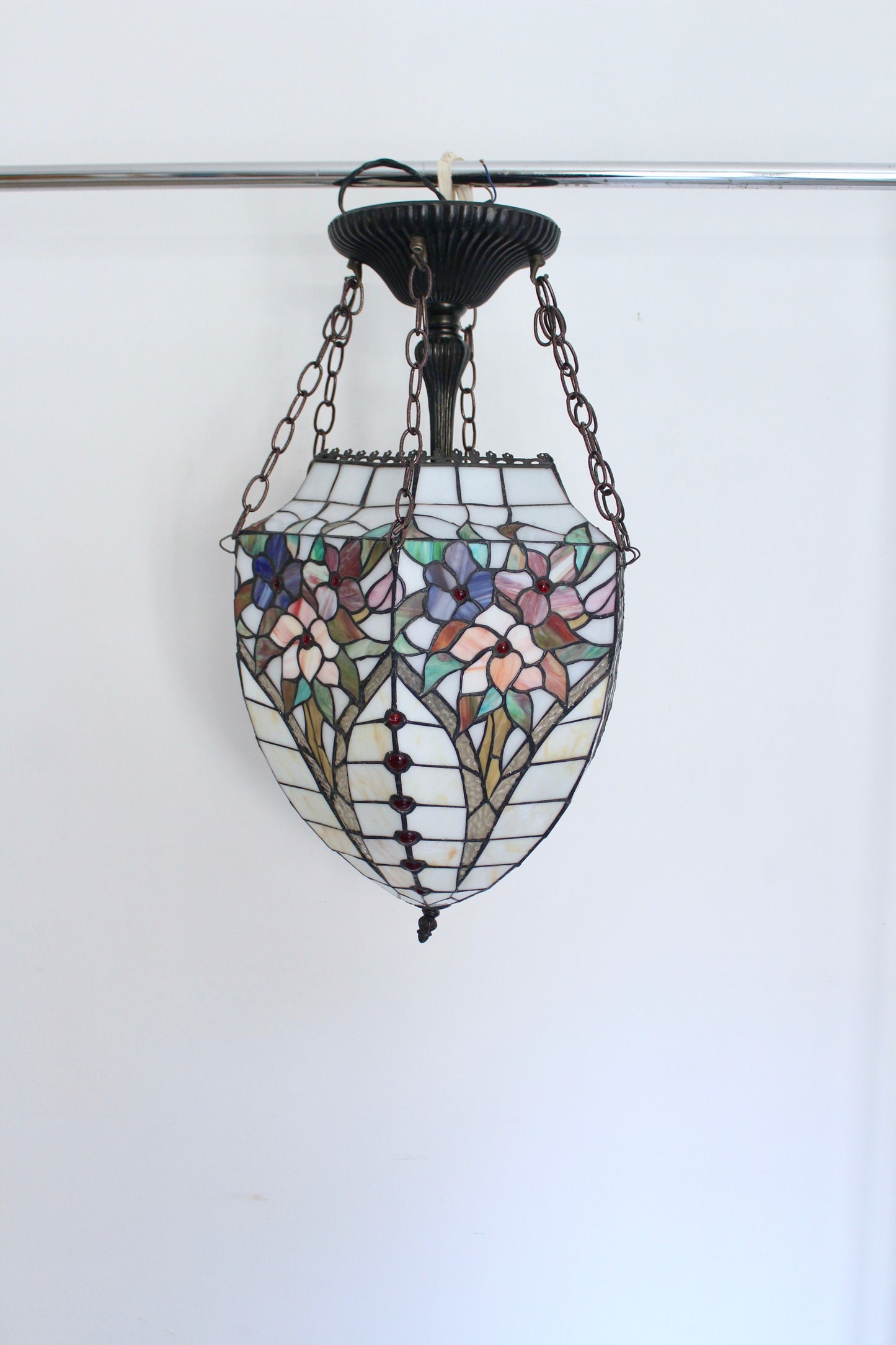 Vintage Tiffany-Style Stained Glass Hanging Pendant Light