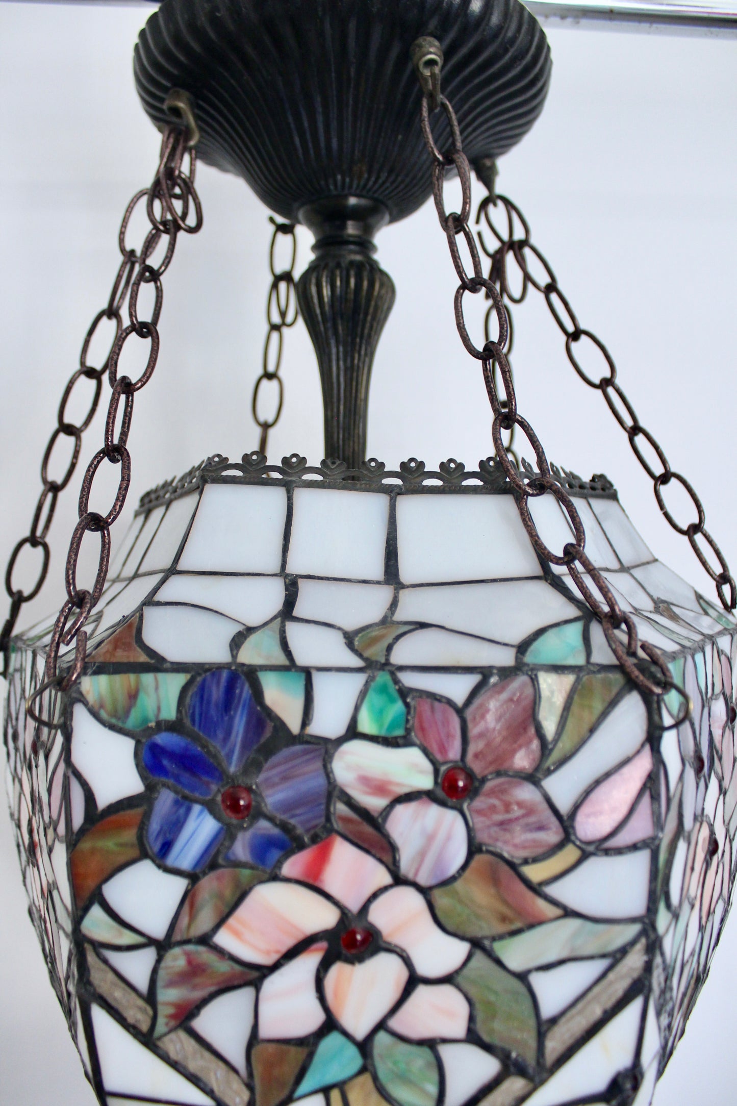 Vintage Tiffany-Style Stained Glass Hanging Pendant Light