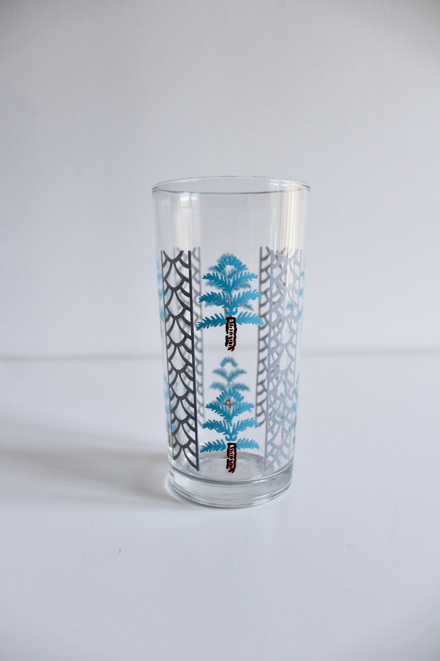 Vintage KSA Palm Tree Glasses Set – 7 Saudi Tea & Juice Glasses with Original Chrome Stand