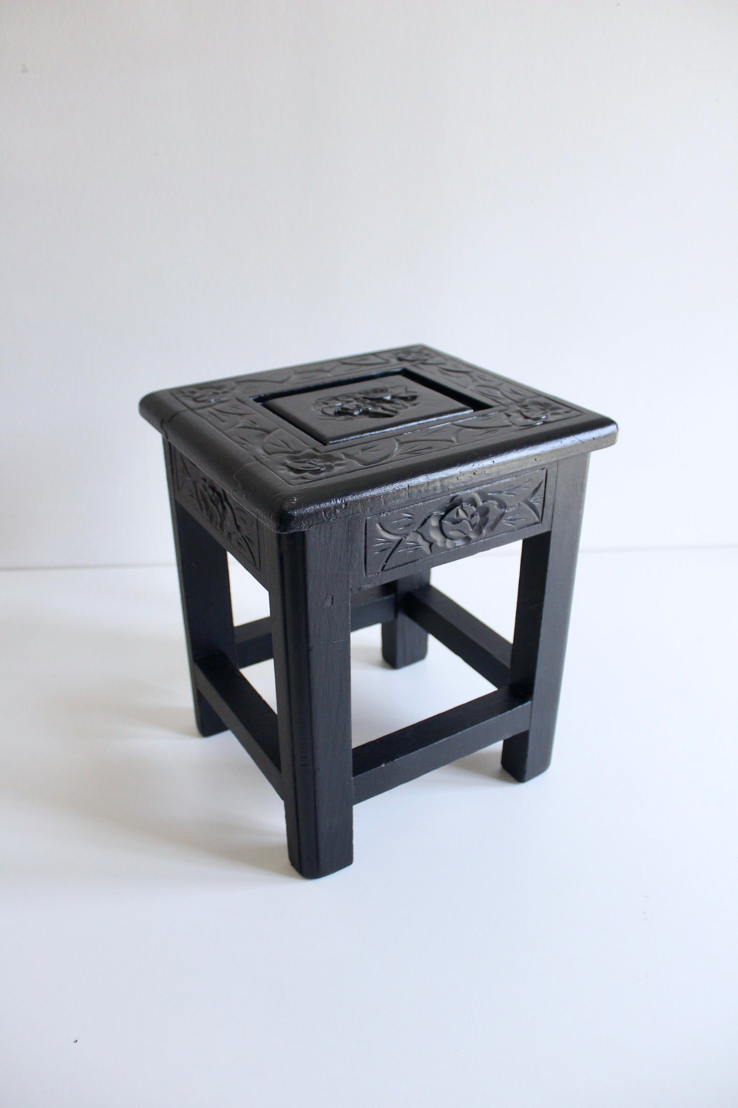 Vintage Chinese Handcarved Plant Stand/Side Table