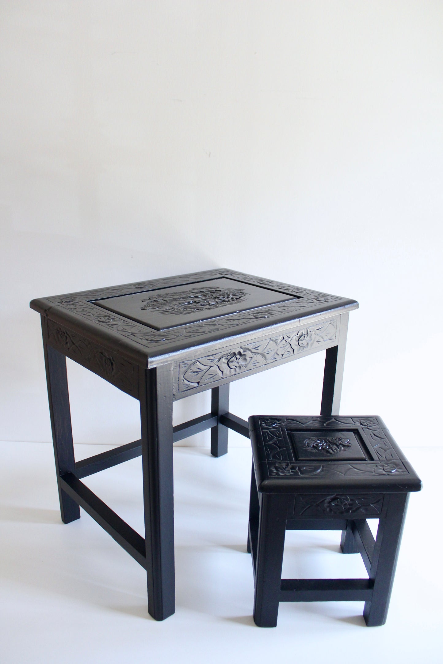 Vintage Chinese Handcarved Plant Stand/Side Table