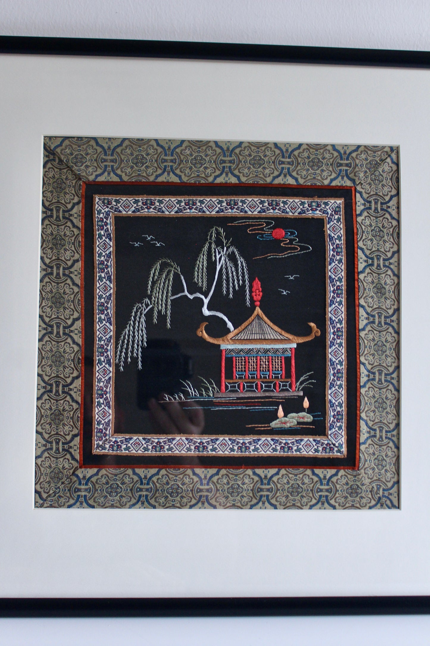 Vintage Chinese Silk Embroidery – Pavilion Beneath a Willow Tree