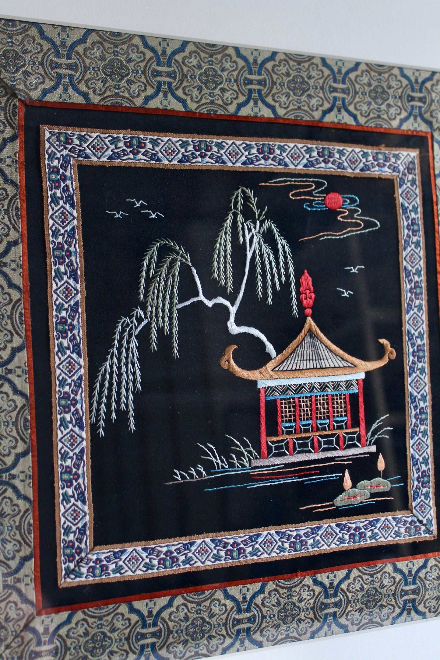 Vintage Chinese Silk Embroidery – Pavilion Beneath a Willow Tree