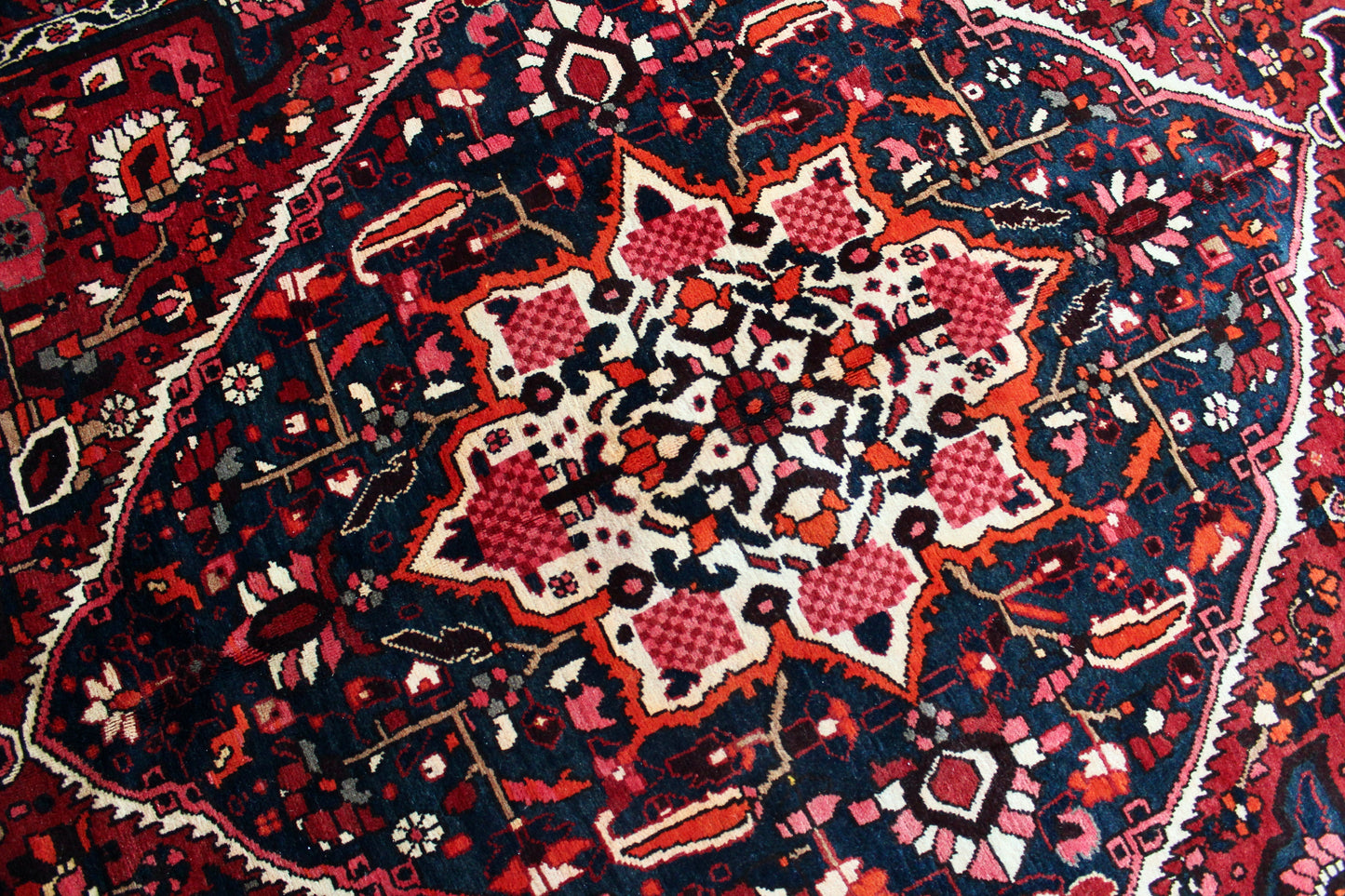 Vintage 1970s Bakhtiari 212x300