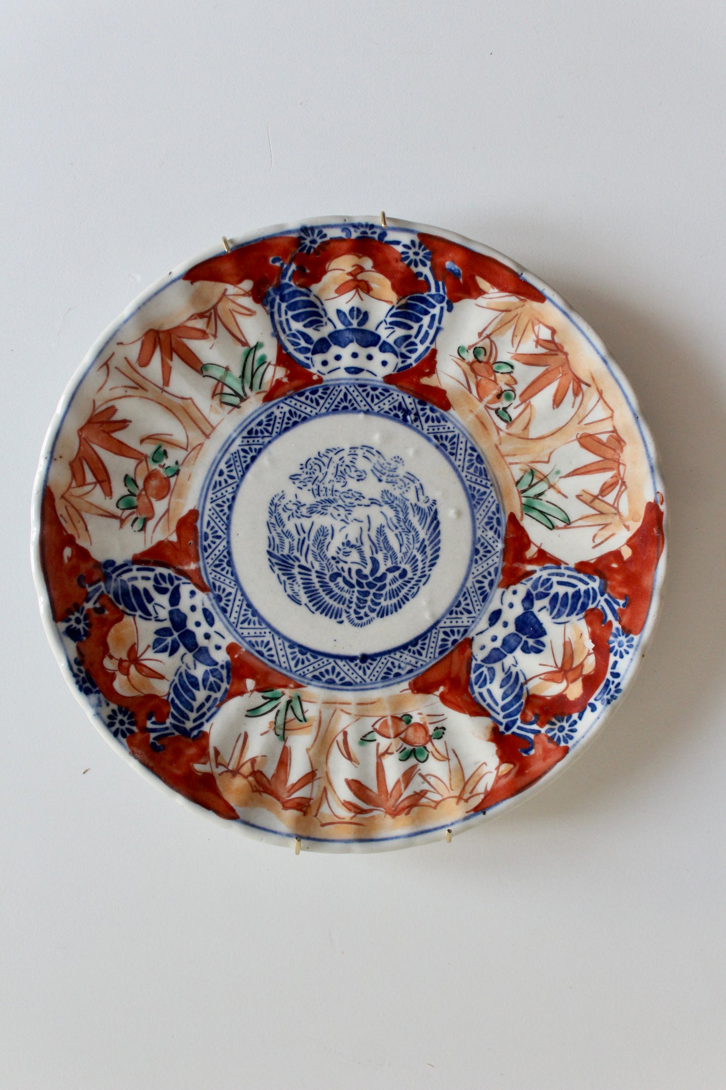 Antique Japanese Imari Plate – Phoenix Medallion & Floral Design, c. 1870–1900 – 21 cm