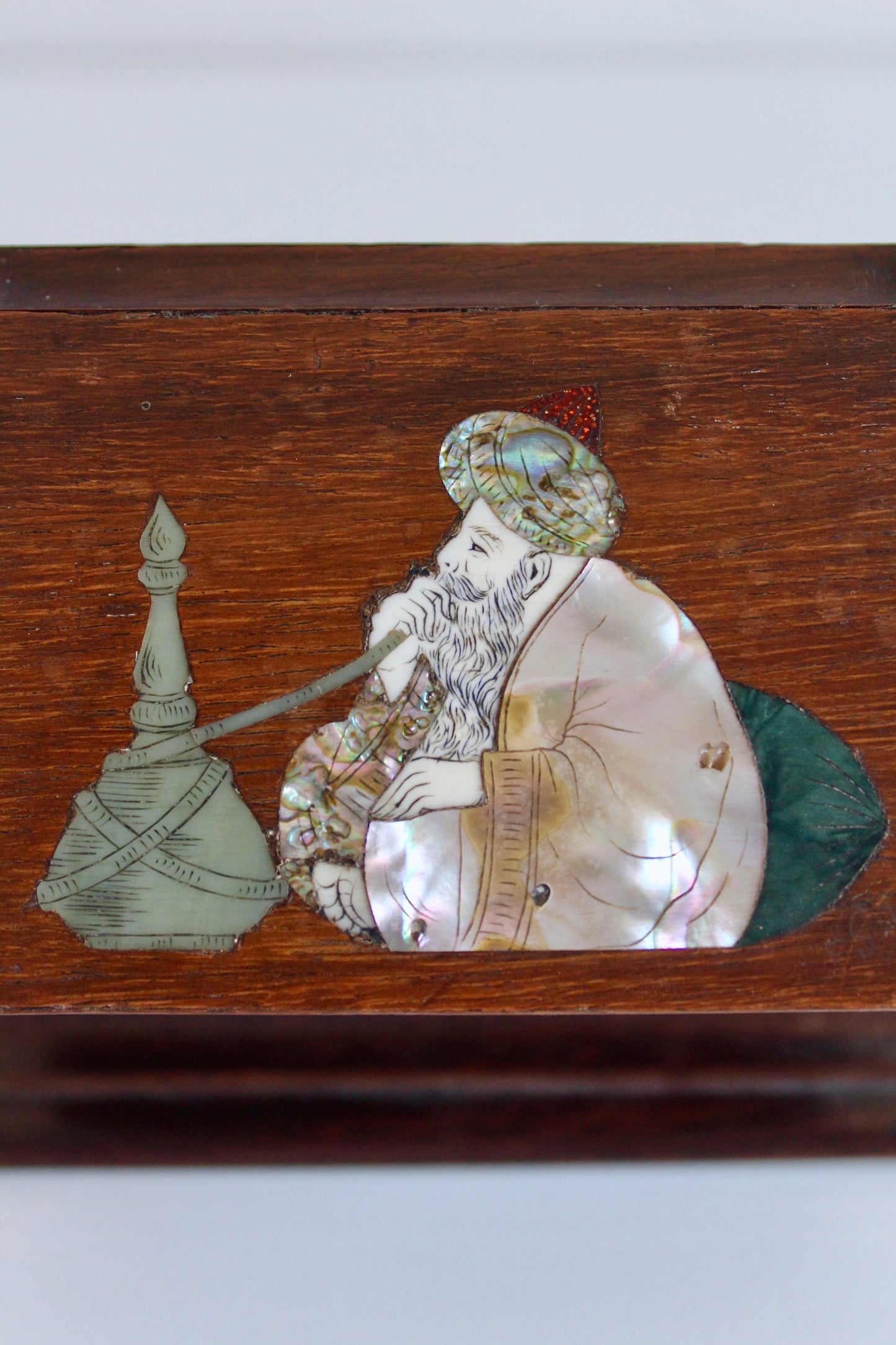 Vintage Indian Rosewood & Mother-of-Pearl Mechanical Cigarette Dispenser – Hookah Smoker Inlay, c. 1930s–1950s