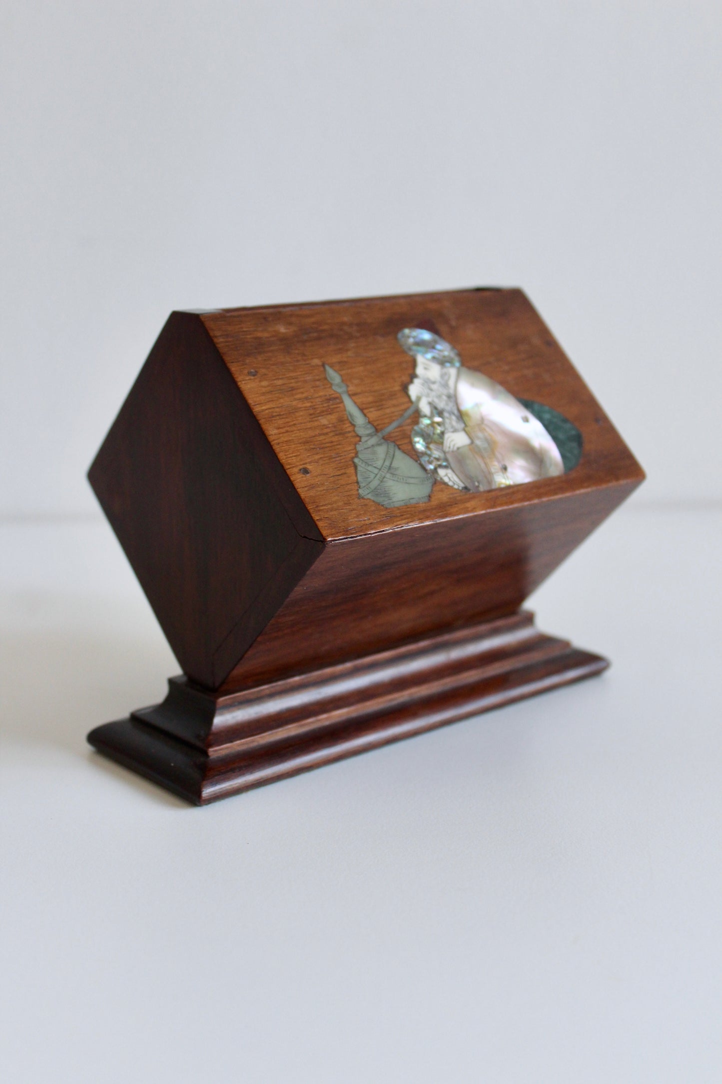 Vintage Indian Rosewood & Mother-of-Pearl Mechanical Cigarette Dispenser – Hookah Smoker Inlay, c. 1930s–1950s