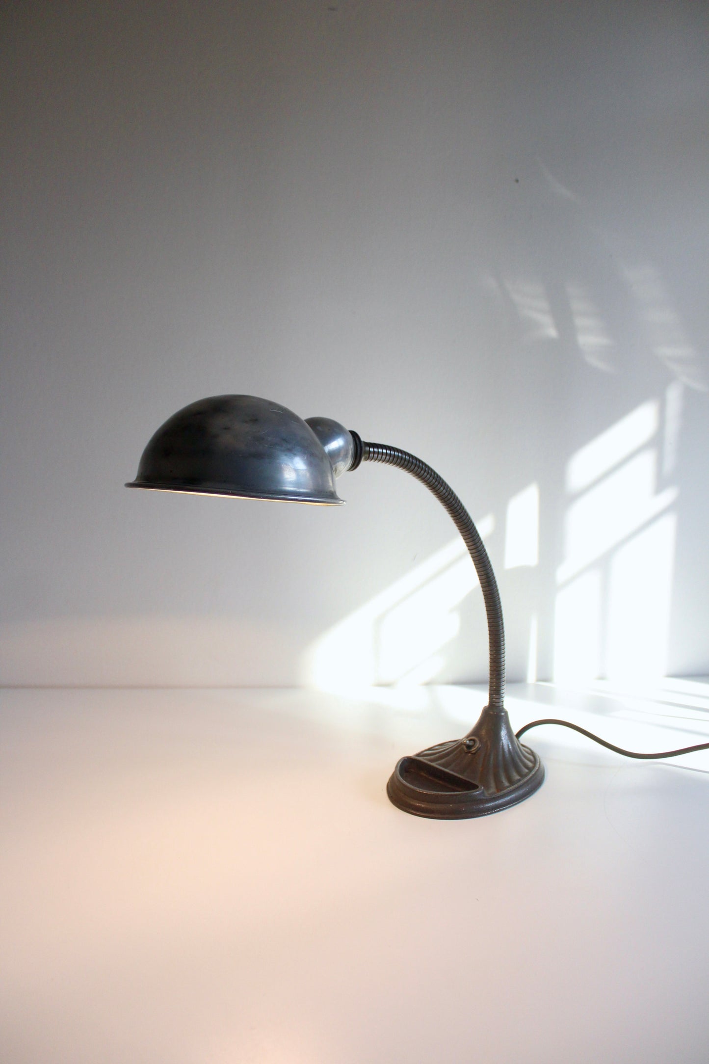 1930s Art Deco Gooseneck Desk Lamp with Paper Clip Tray