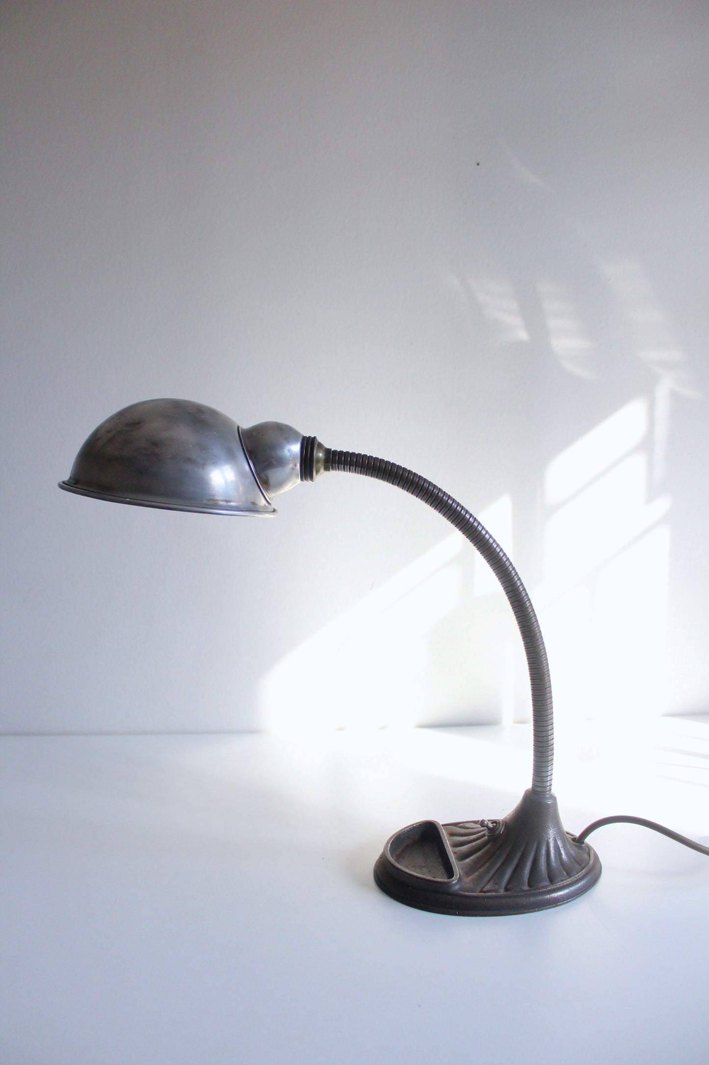 1930s Art Deco Gooseneck Desk Lamp with Paper Clip Tray