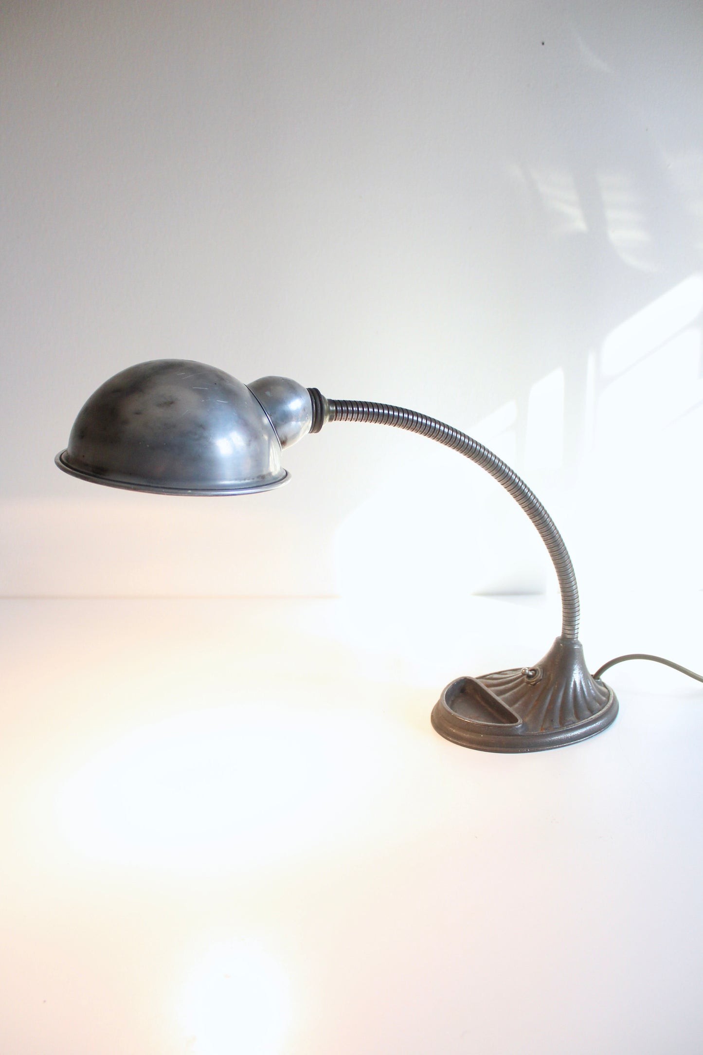 1930s Art Deco Gooseneck Desk Lamp with Paper Clip Tray