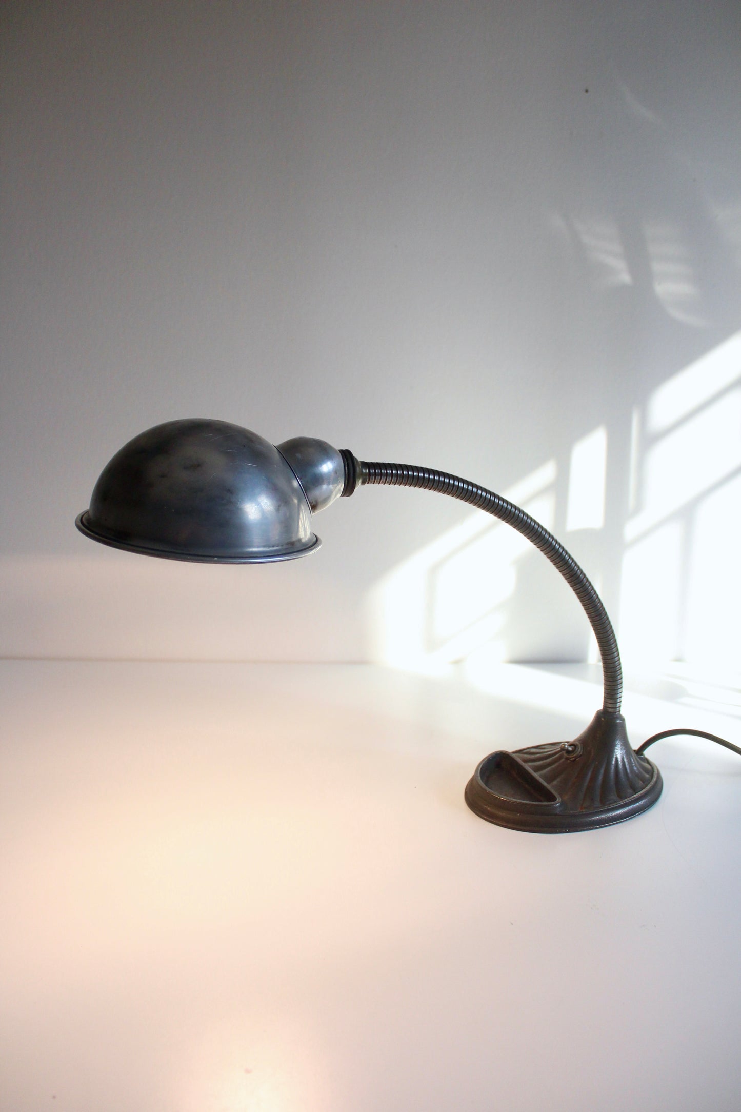 1930s Art Deco Gooseneck Desk Lamp with Paper Clip Tray