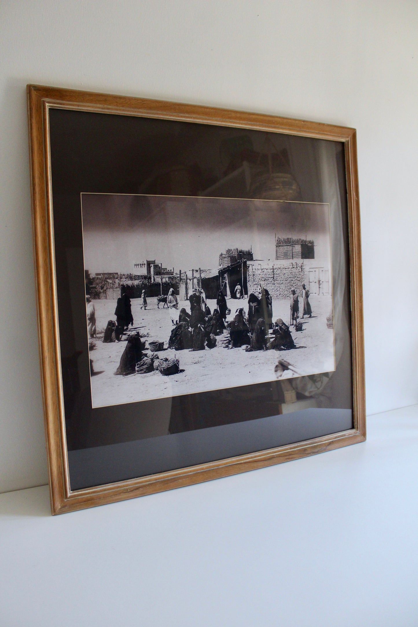 Vintage Old Kuwait Market Photograph – Al Muthanna Complex Provenance