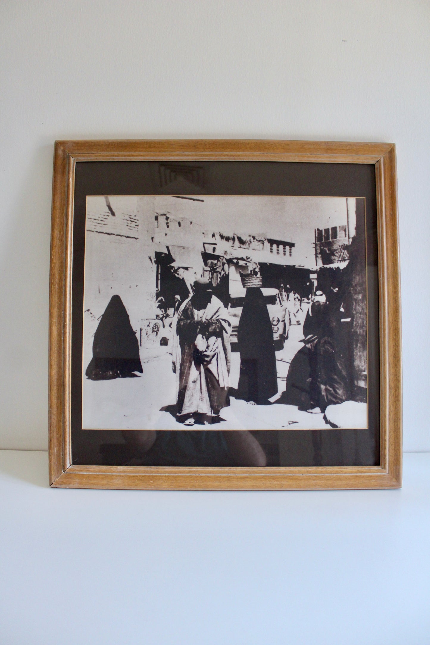 Vintage Old Kuwait Street Scene – Al Muthanna Complex Provenance