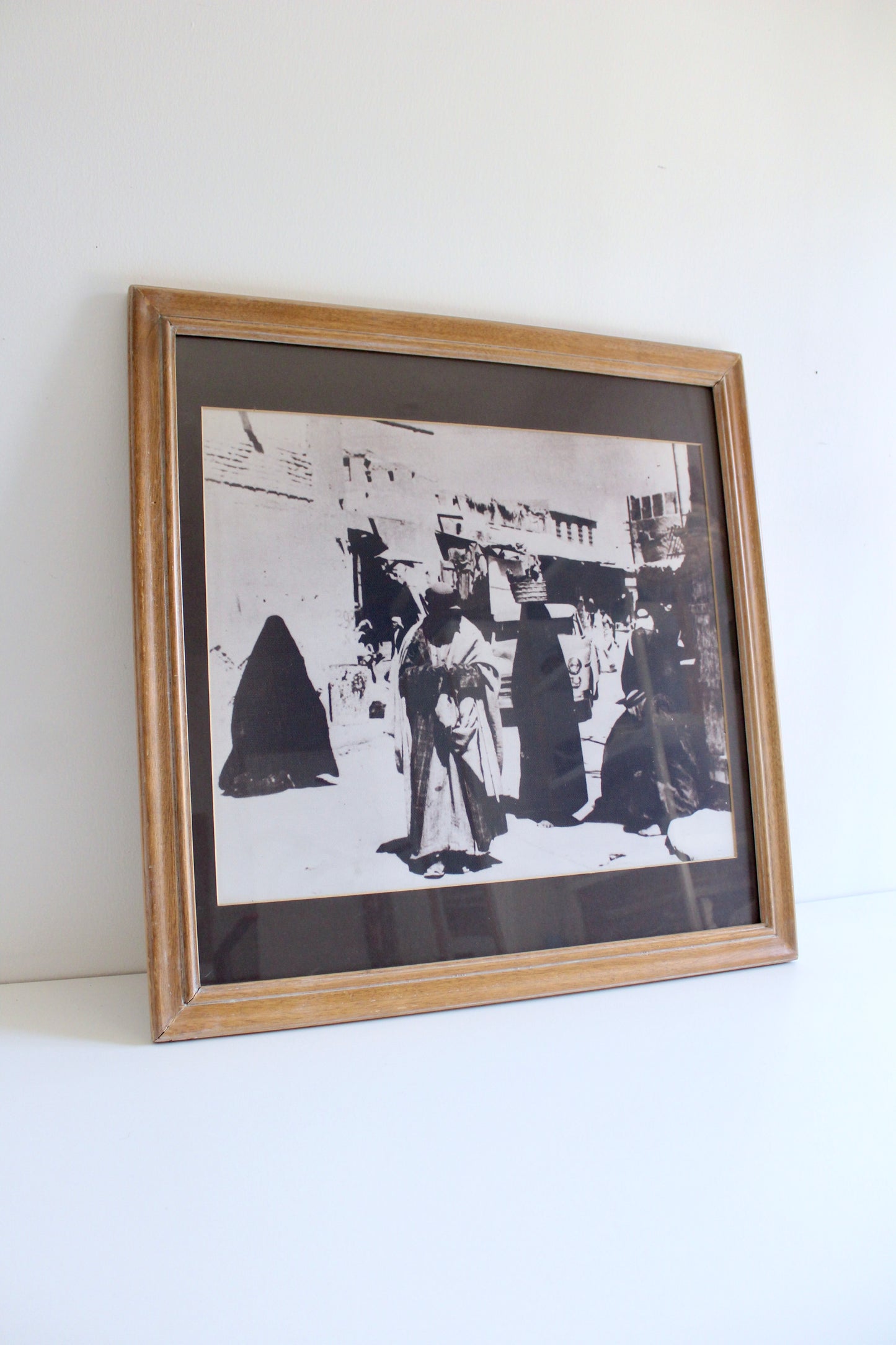 Vintage Old Kuwait Street Scene – Al Muthanna Complex Provenance