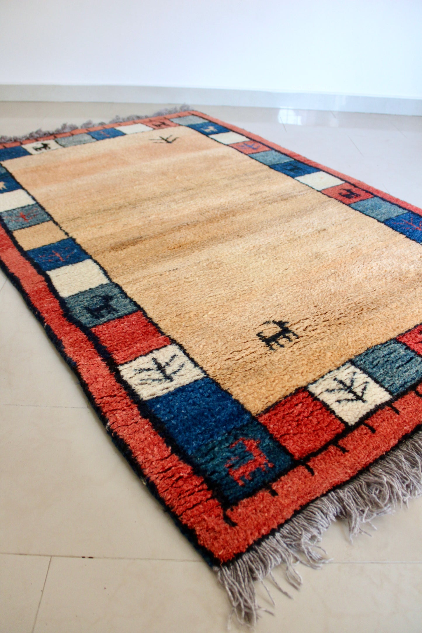 Vintage Qashqai Gabbeh Wool Rug – 130 × 215 cm