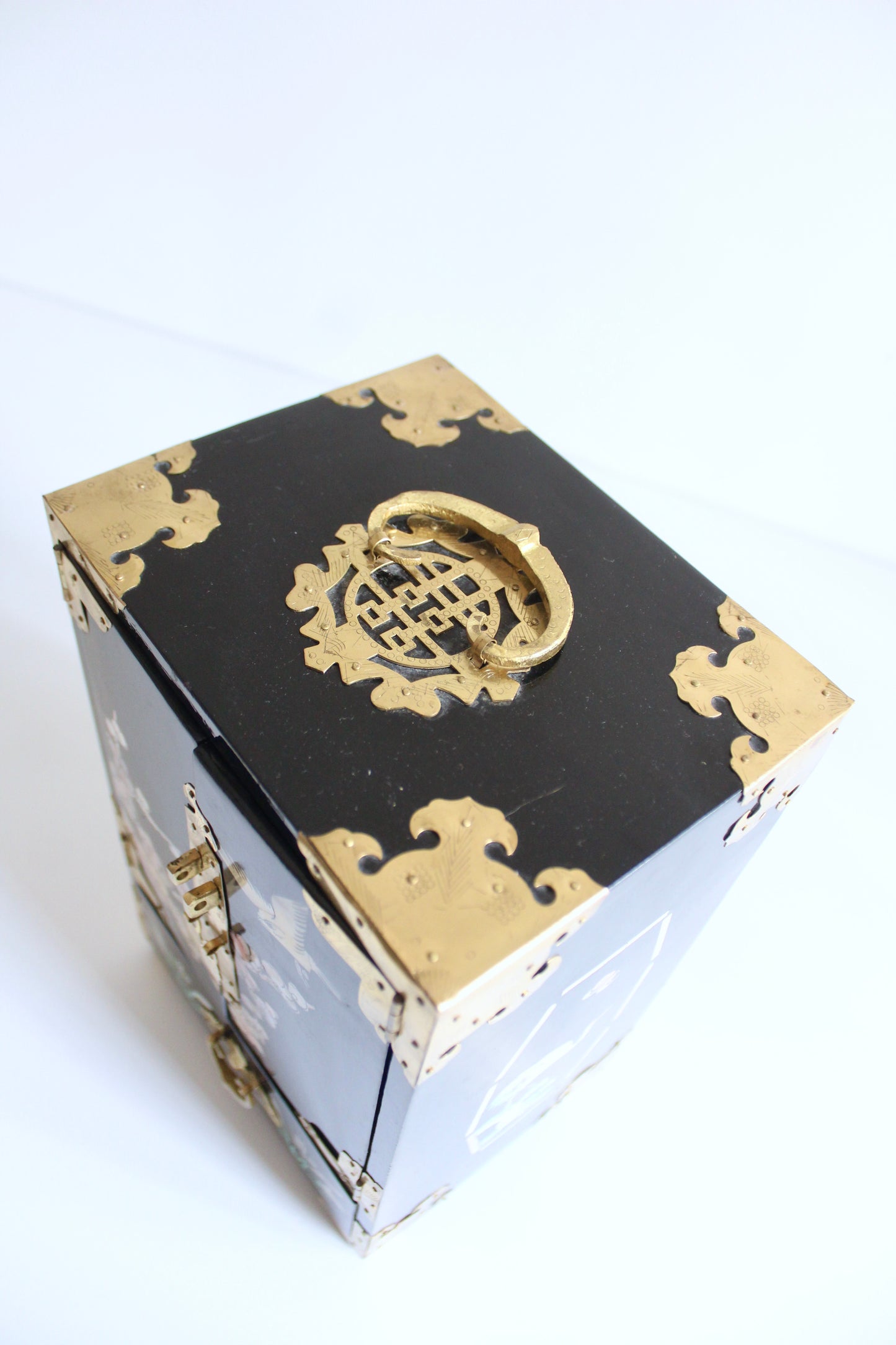 Vintage Korean Mother-of-Pearl Lacquer Jewelry Cabinet – c. 1970s