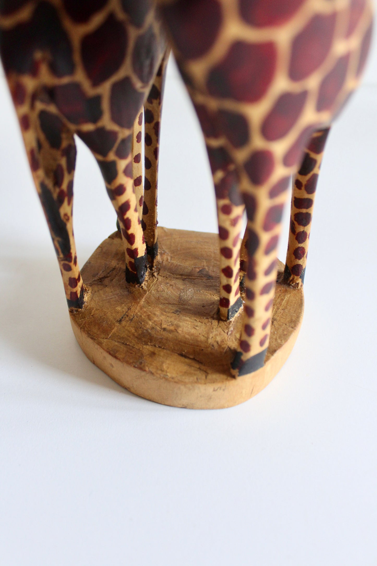 Vintage Hand-Carved African Giraffe Sculpture – c. 1980s