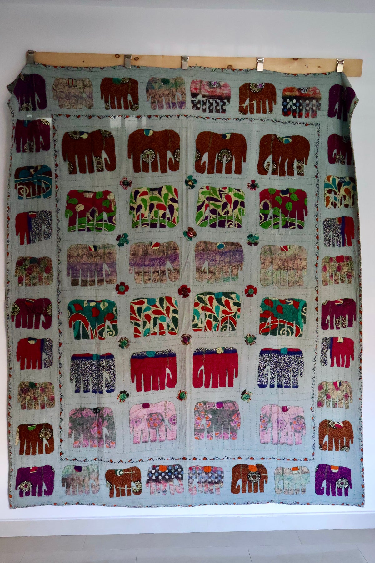 Vintage Indian Elephant Appliqué Kantha Quilt – Rajasthan