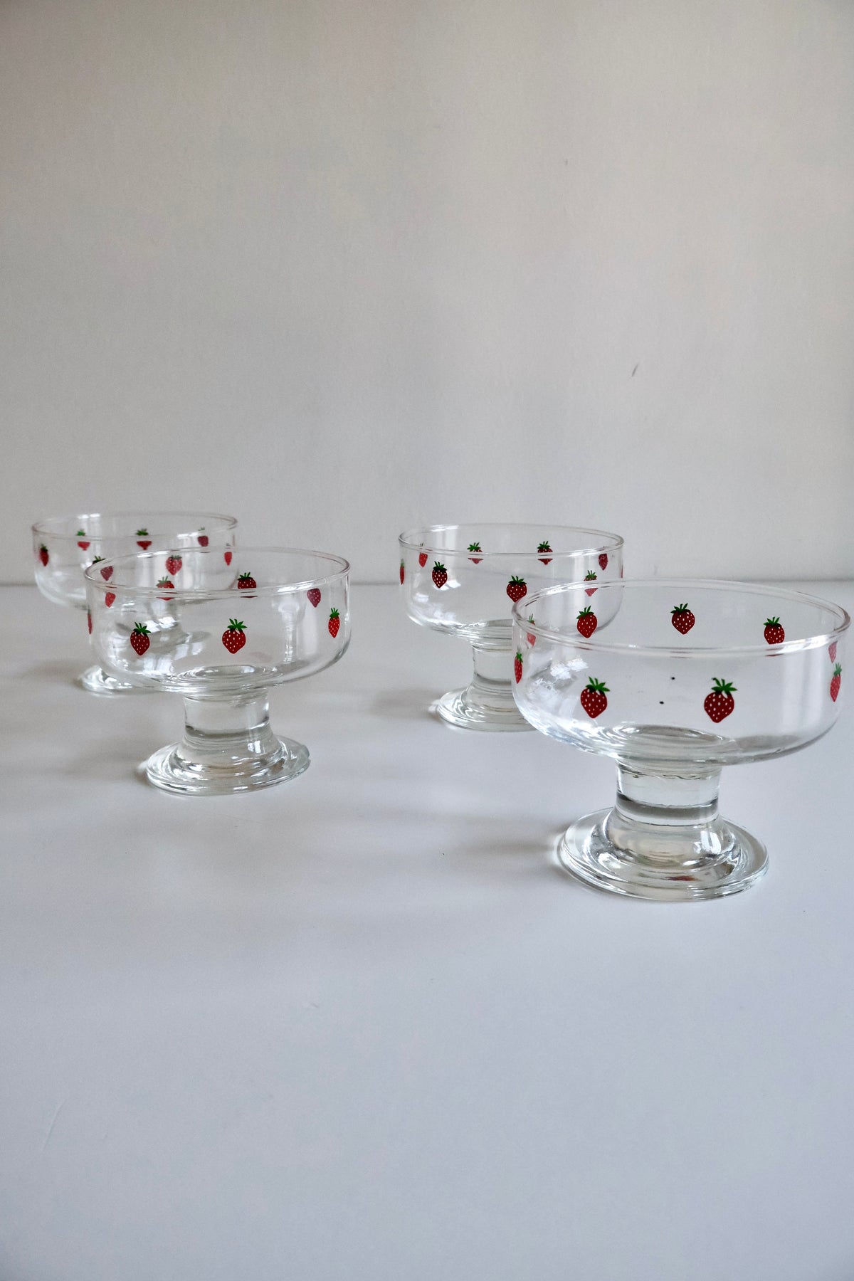 Vintage Paşabahçe Strawberry Dessert Bowls – Set of 4