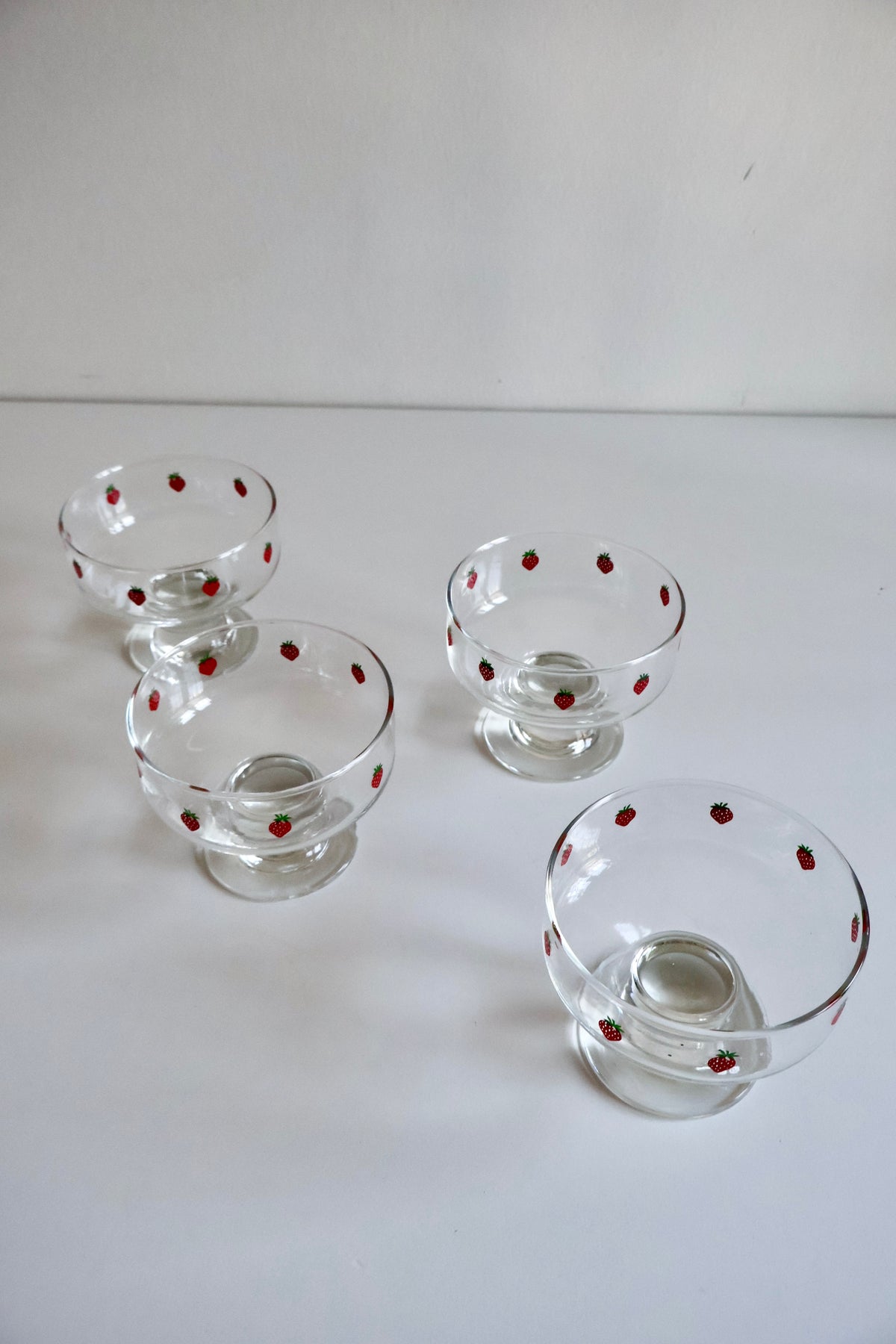 Vintage Paşabahçe Strawberry Dessert Bowls – Set of 4