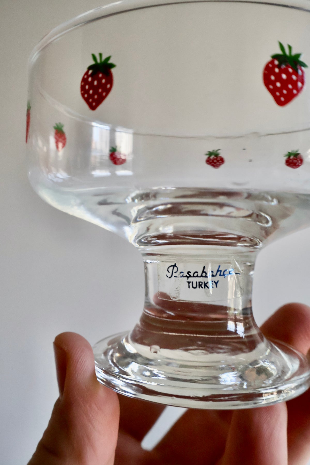 Vintage Paşabahçe Strawberry Dessert Bowls – Set of 4