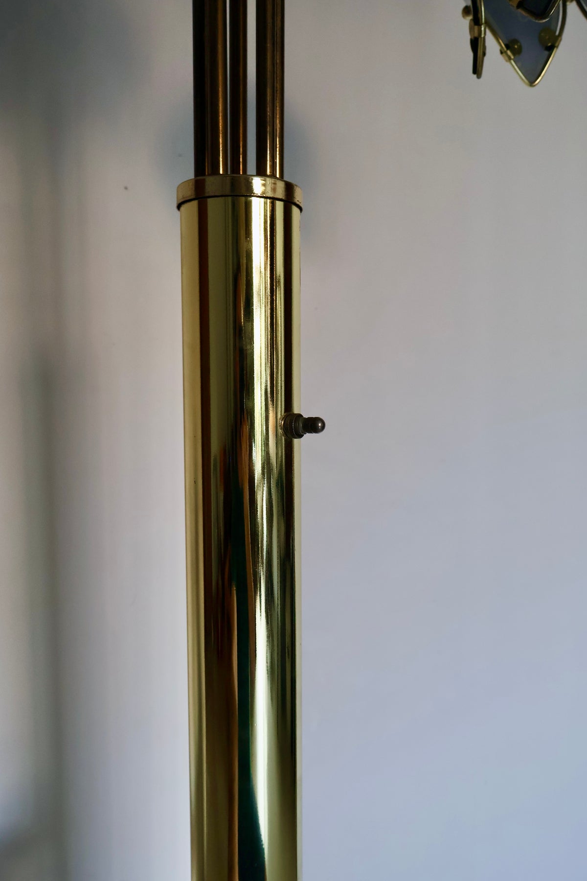Vintage 5-Light Brass Floor Lamp with Smoked Glass Grape Shades – 170cm
