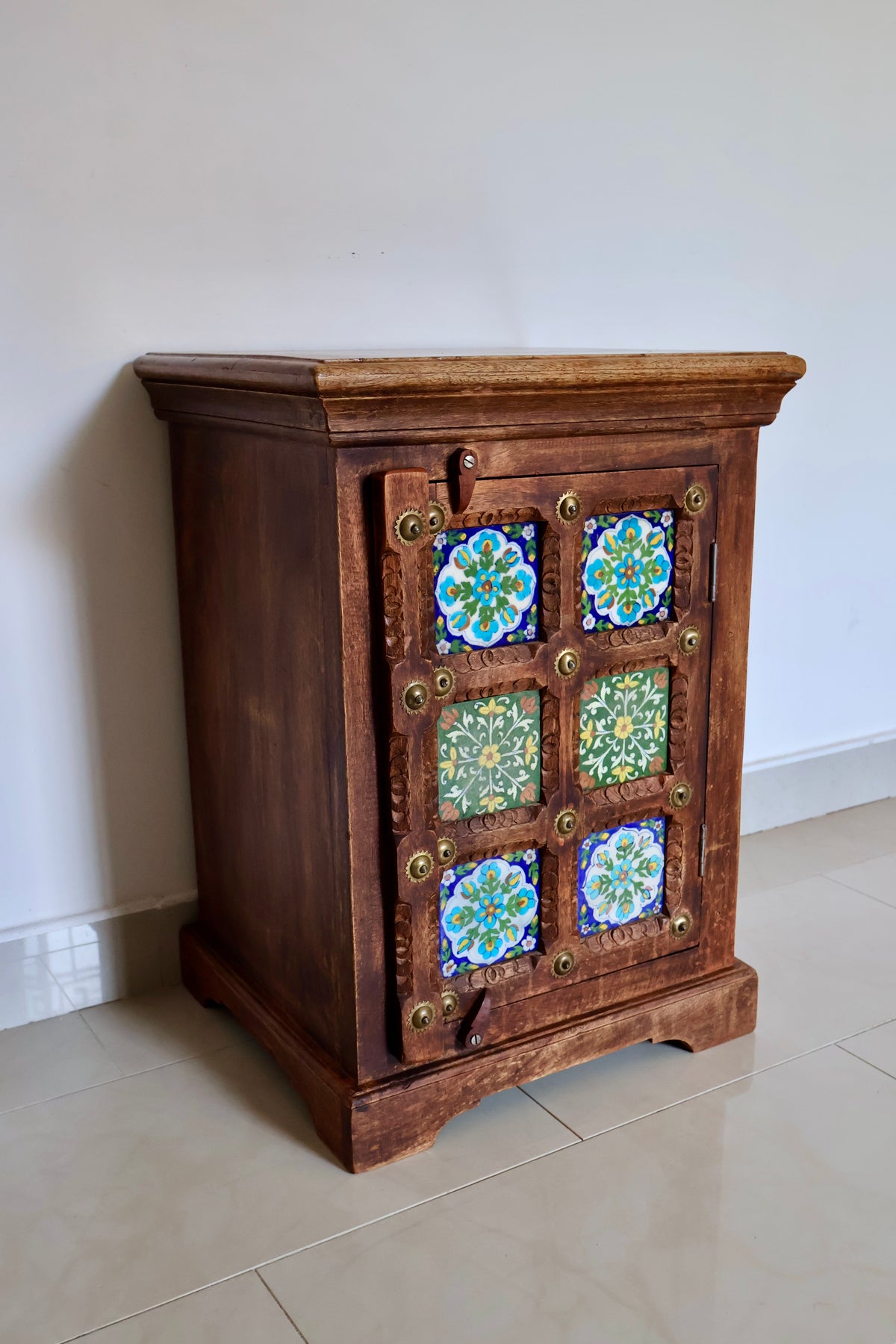 Indian Carved Wood Cabinet with Hand-Painted Tile Door – 46 x 40 x 65cm