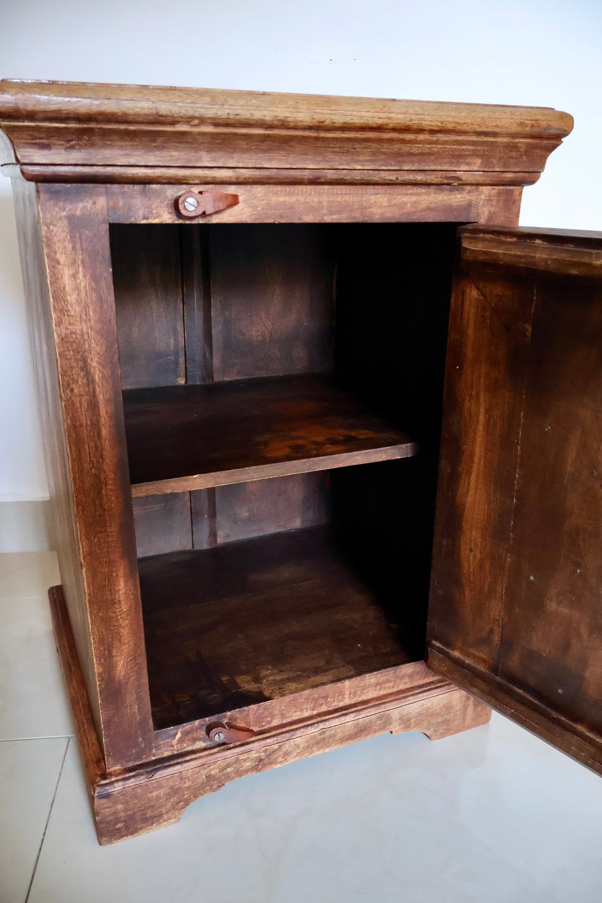 Indian Carved Wood Cabinet with Hand-Painted Tile Door – 46 x 40 x 65cm