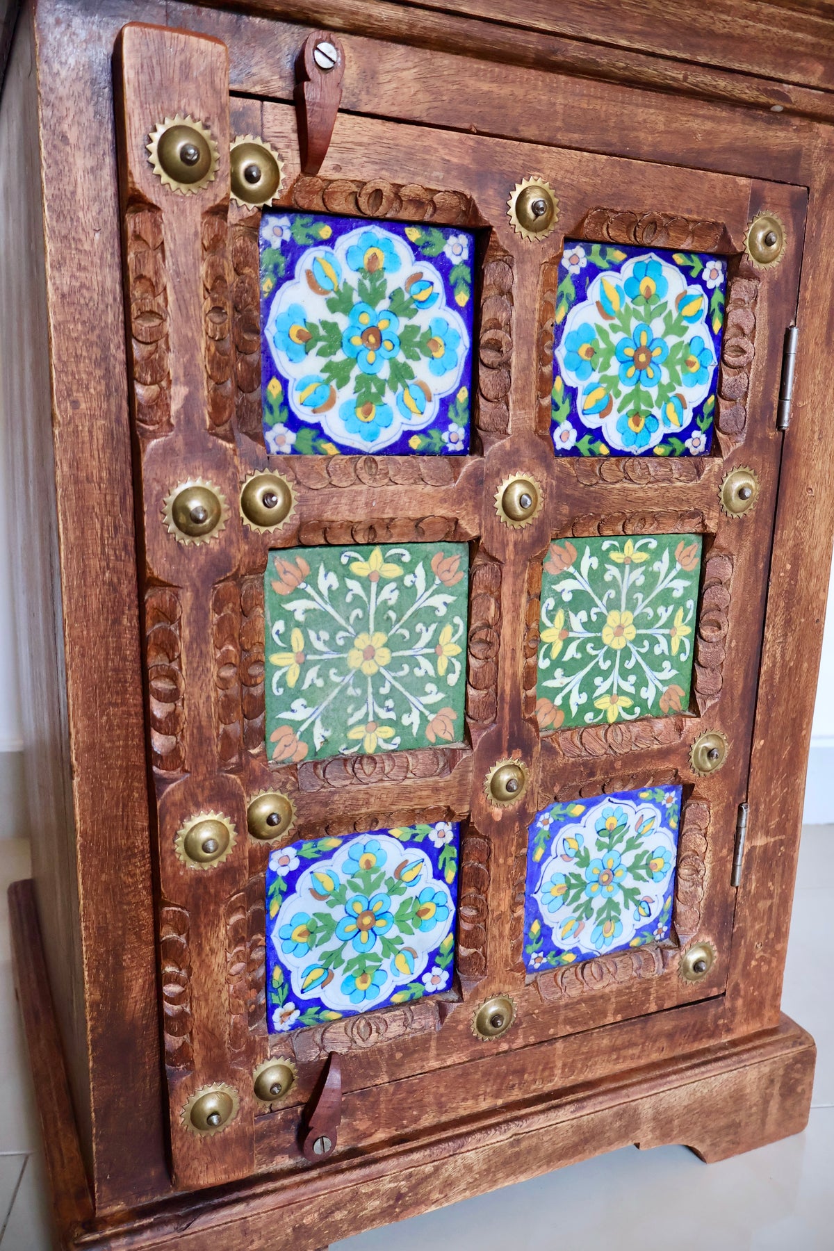 Indian Carved Wood Cabinet with Hand-Painted Tile Door – 46 x 40 x 65cm