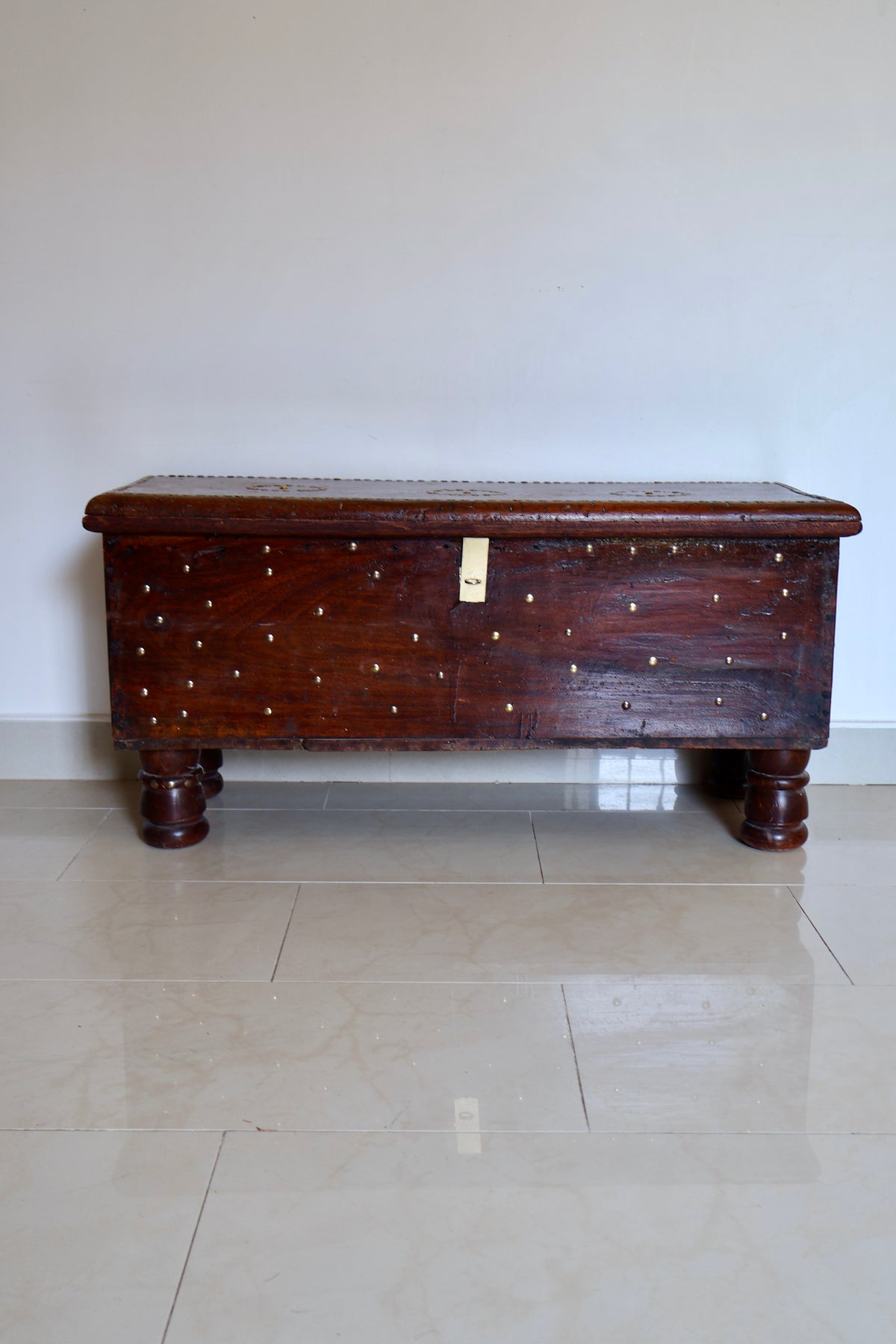 Antique Indian Gulf Trade Chest with Bone-Type Inlay & Brass Studs – c.1900