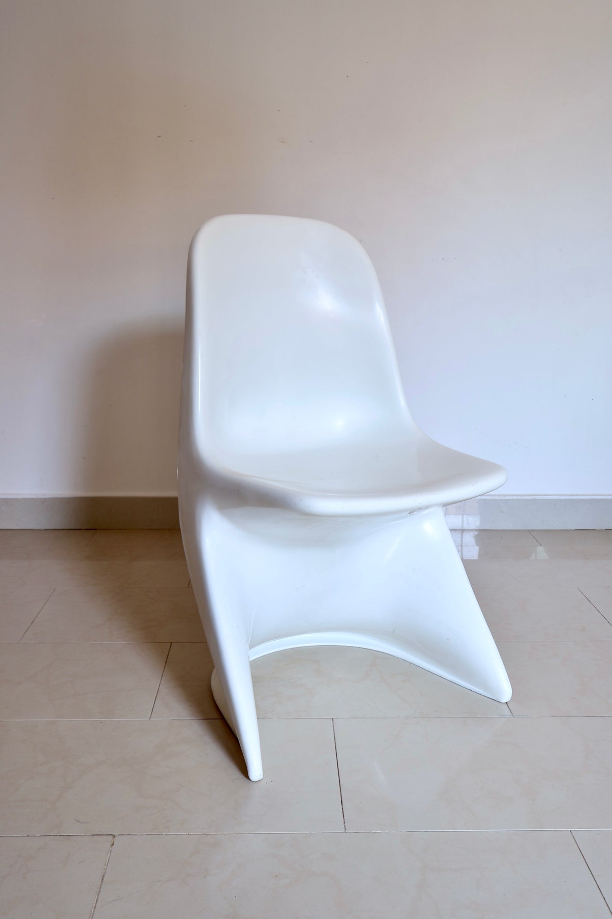 Vintage Sculptural White Plastic Chair – “2000 Model”