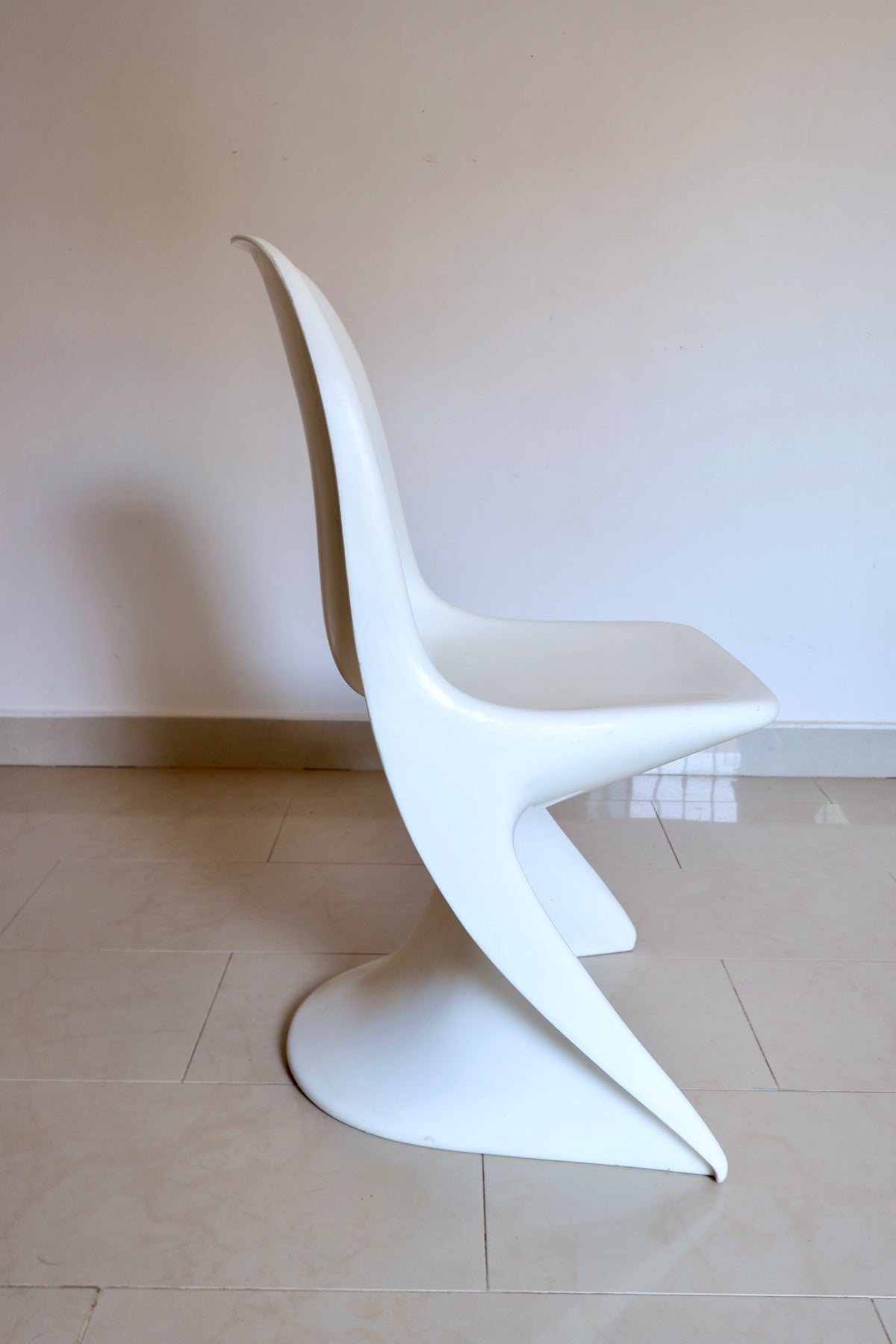 Vintage Sculptural White Plastic Chair – “2000 Model”