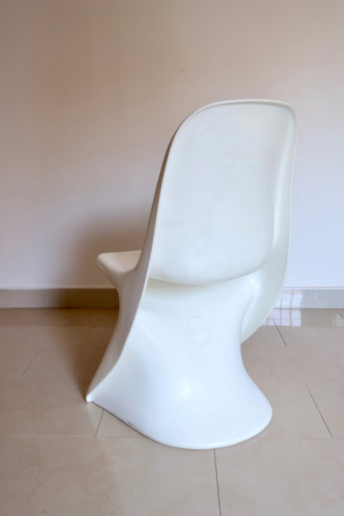 Vintage Sculptural White Plastic Chair – “2000 Model”