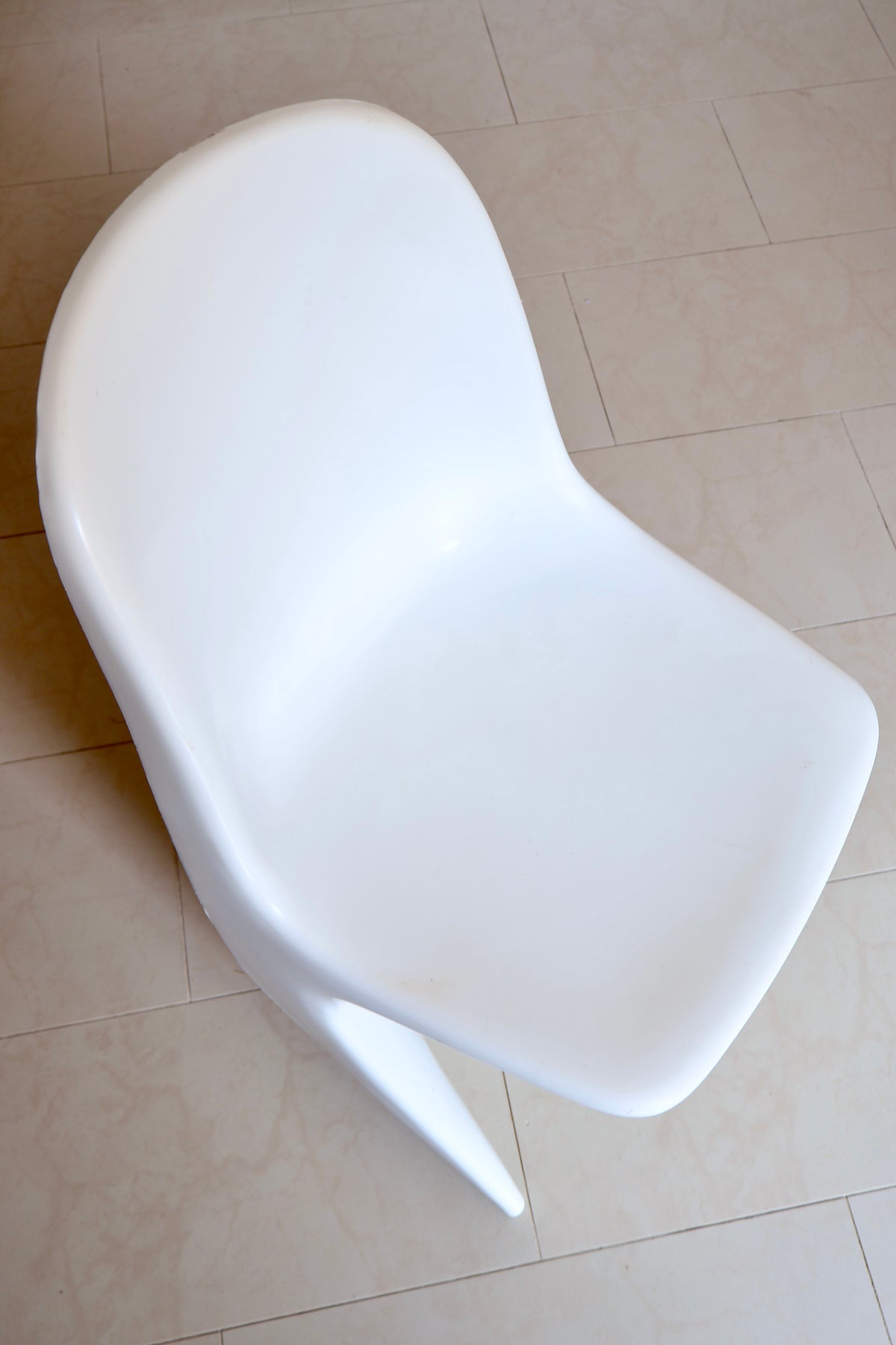 Vintage Sculptural White Plastic Chair – “2000 Model”