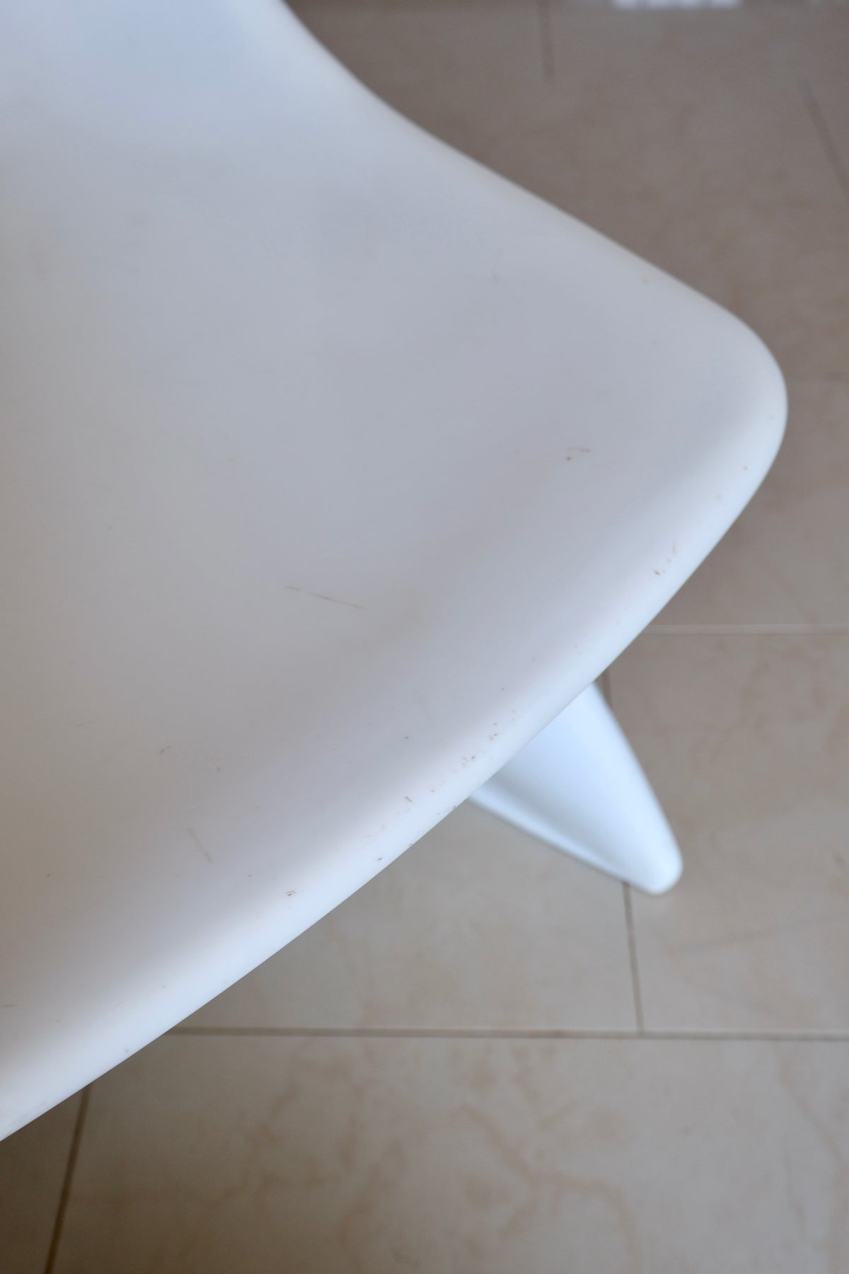 Vintage Sculptural White Plastic Chair – “2000 Model”