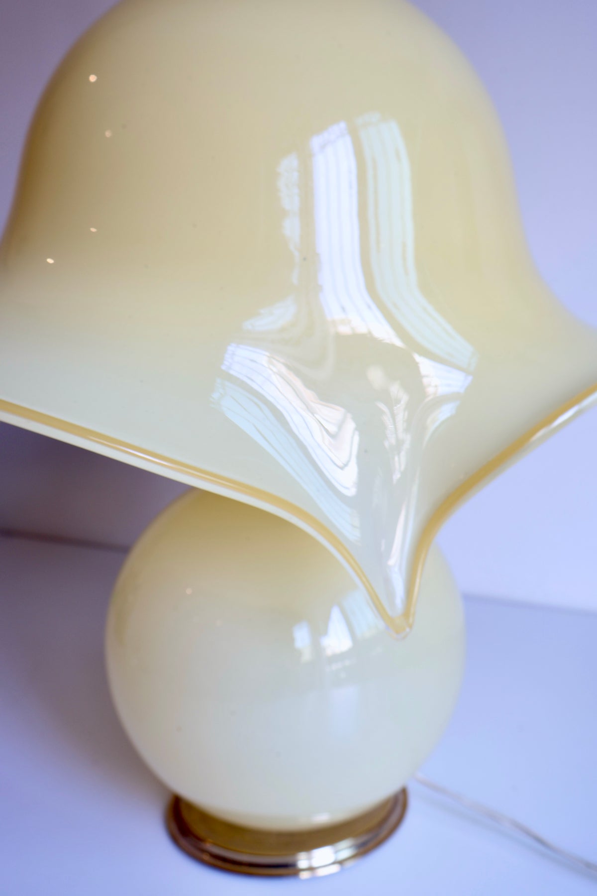 Vintage Sculptural Glass Table Lamp – Cream & Brass