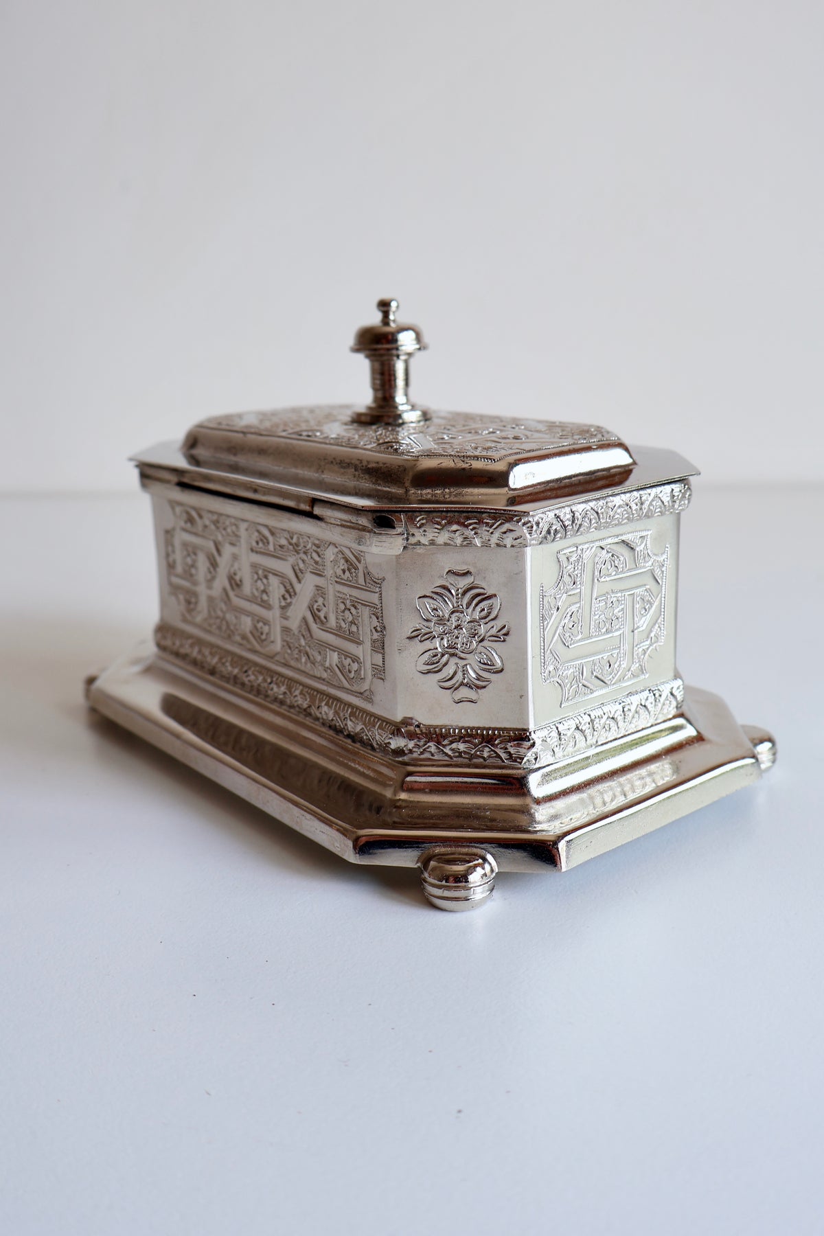 Vintage Silver-Tone Ornate Jewelry Box with Red Velvet Interior
