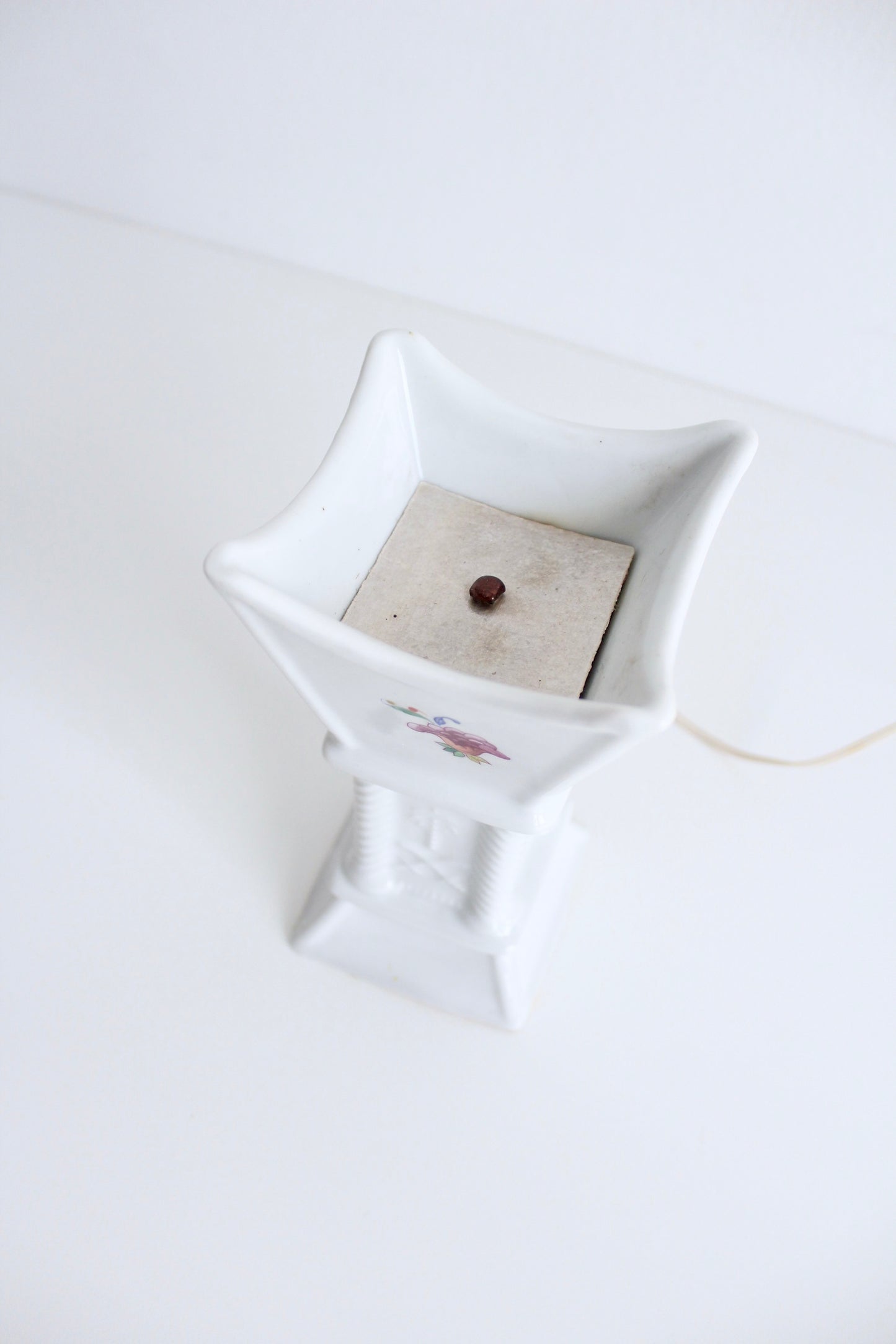 Japanese Porcelain Electric Mubkhar