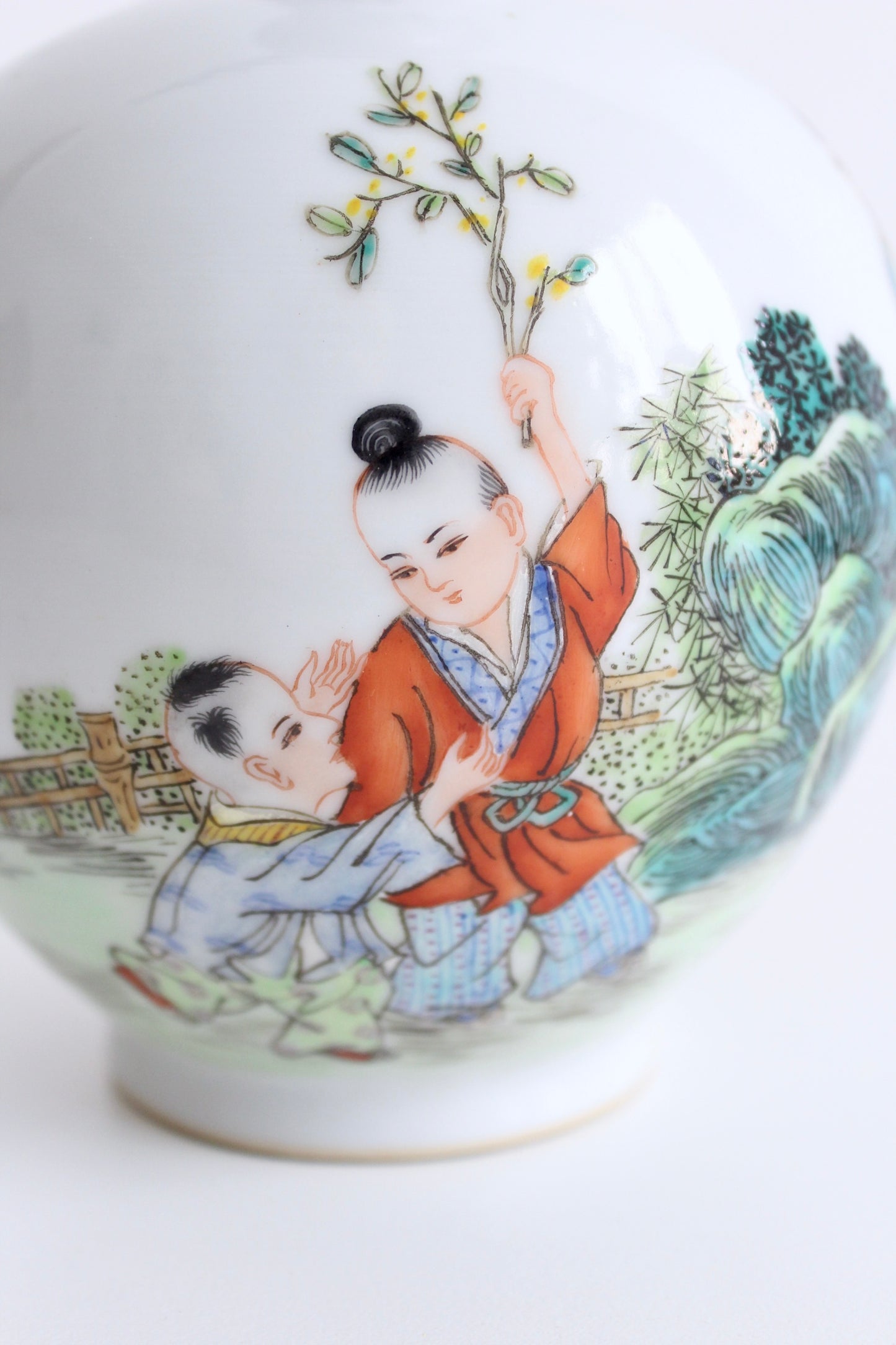 Antique Chinese Porcelain Vase (1910-1930)