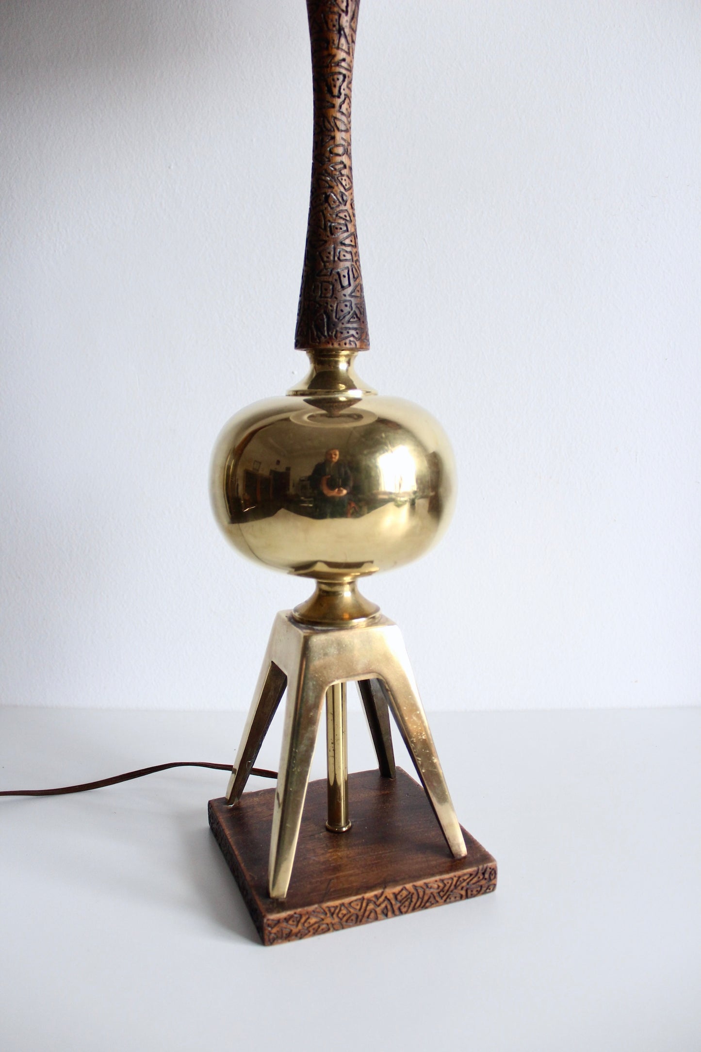 1960s Midcentury European Brass and Carved Wood Table Lamp
